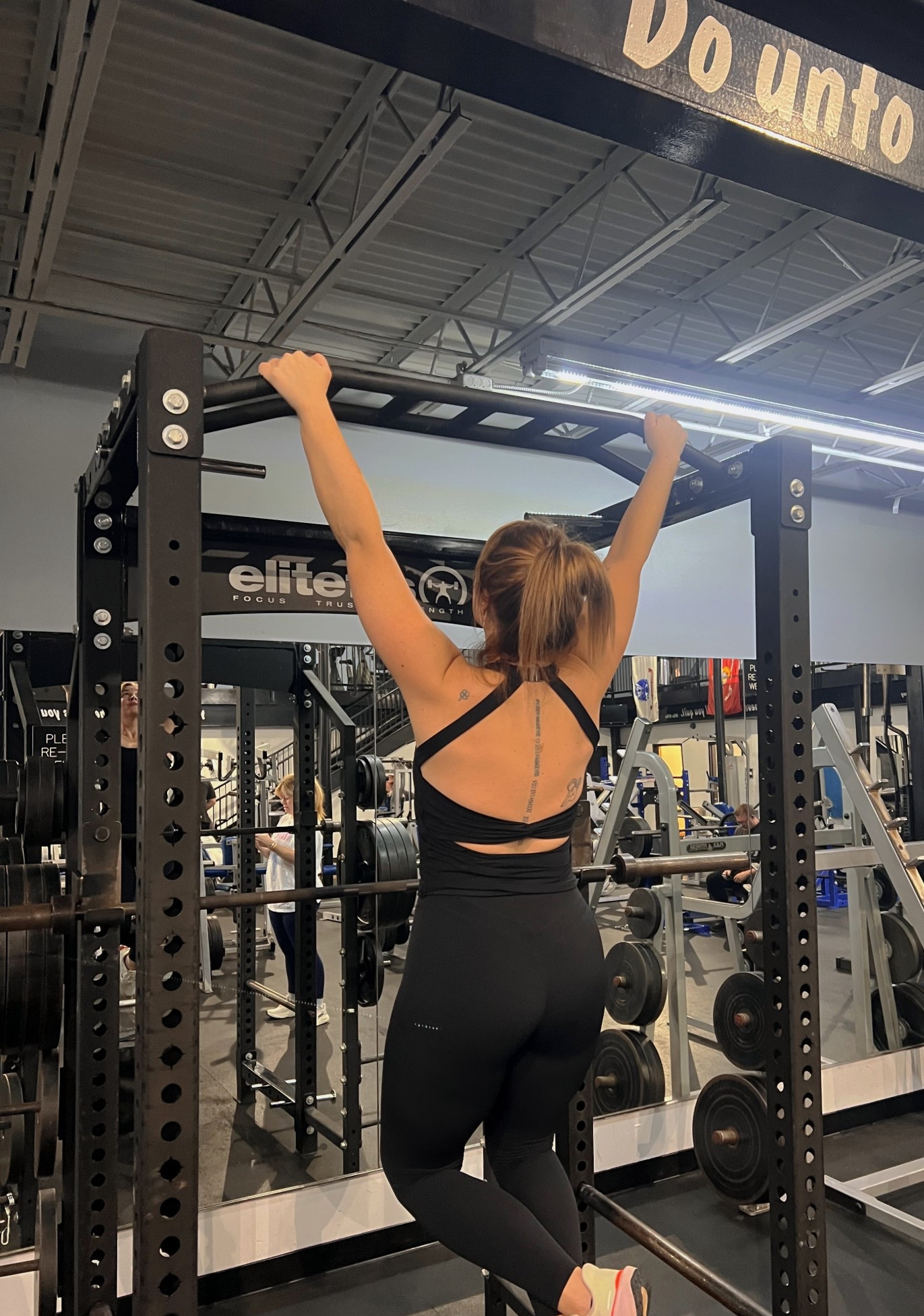 Amazon activewear win 🖤
Obsessed with the back detail on this workout top and these leggings hold everything in just right. Because looking cute at the gym is half the motivation!

#LTKMidsize #LTKfitnessgoals #LTKmomlife