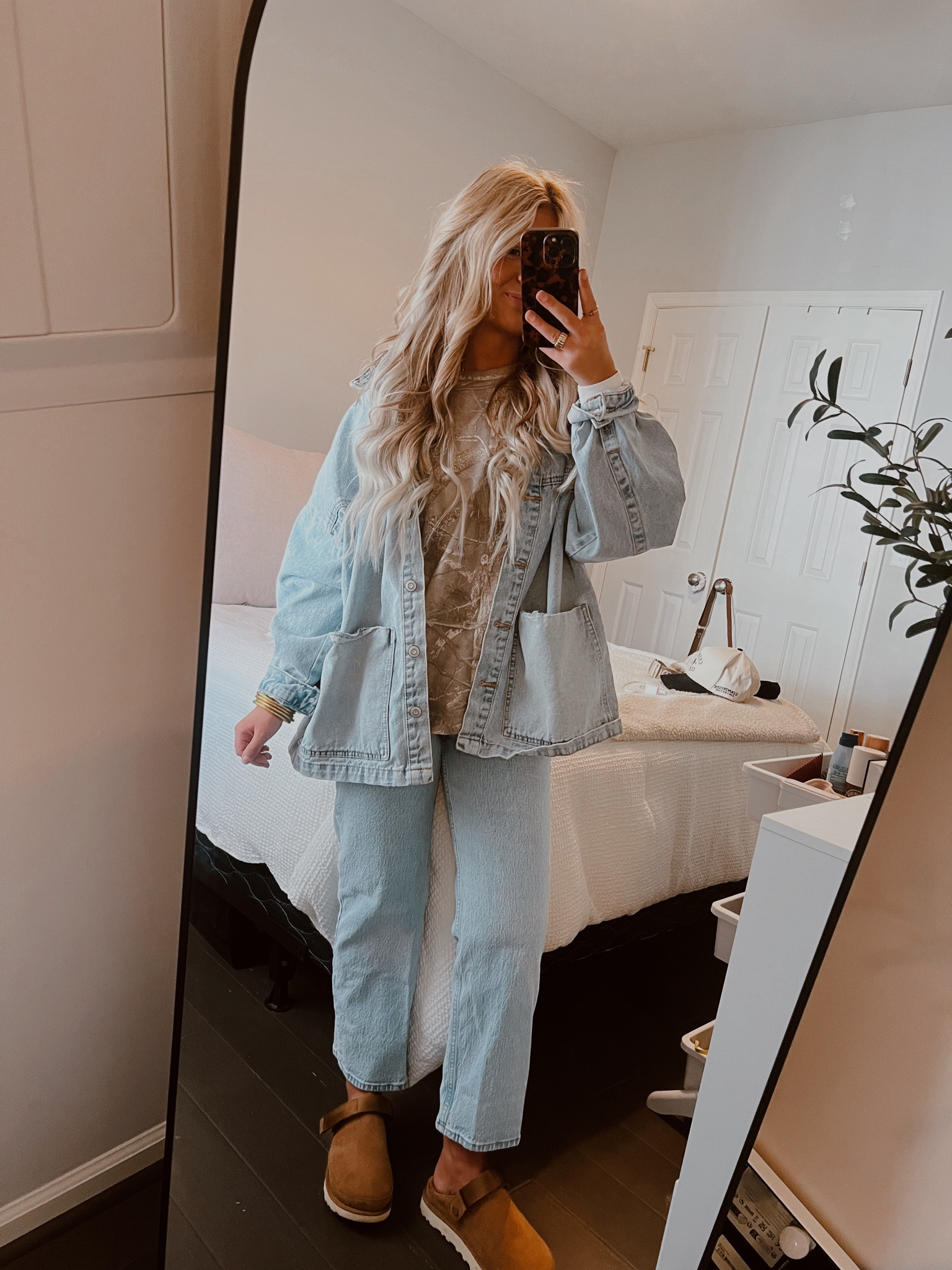 The perfect everyday wear. I’ve been so obsessed with denim on denim recently 💌 P.S. the pants are on sale!! 

#LTKSaleAlert #LTKU #LTKFindsUnder50