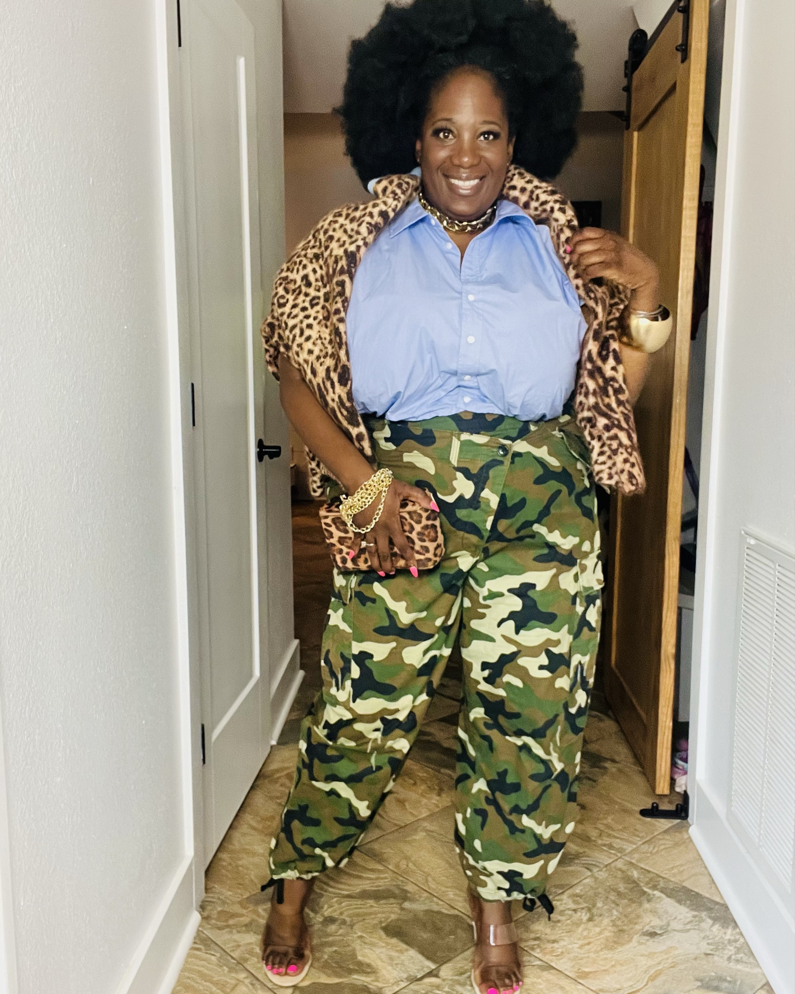 @Target KBB is the gift that keeps on giving! Loving the basics that let me mix prints boldly!

I am wearing the XL in the cropped shirt, XL in the leopard cardigan and XXL in the cami cargo pants 

#LTKootd #LTKOver40 #LTKPlusSize