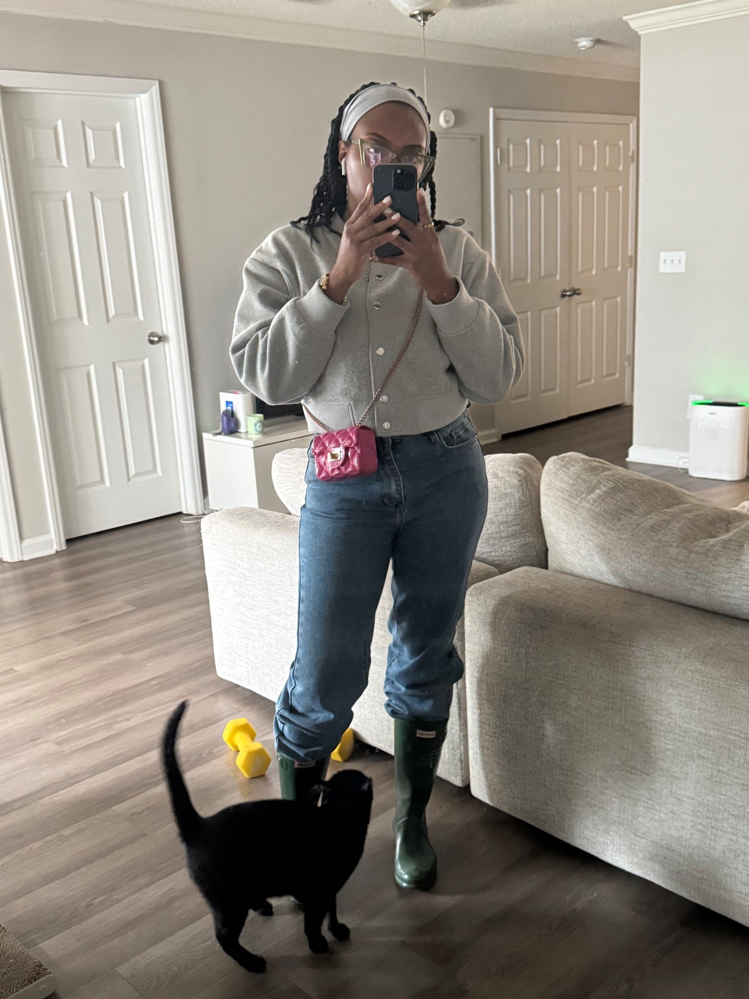 Rainy days call for soft layers, comfy basics, and a look that feels as good as it looks ☁️ Linking my go-to chill day pieces that still give “put together” without trying too hard.  @boohoo 

#LTKgrwm #LTKootd #LTKfitnessgoals