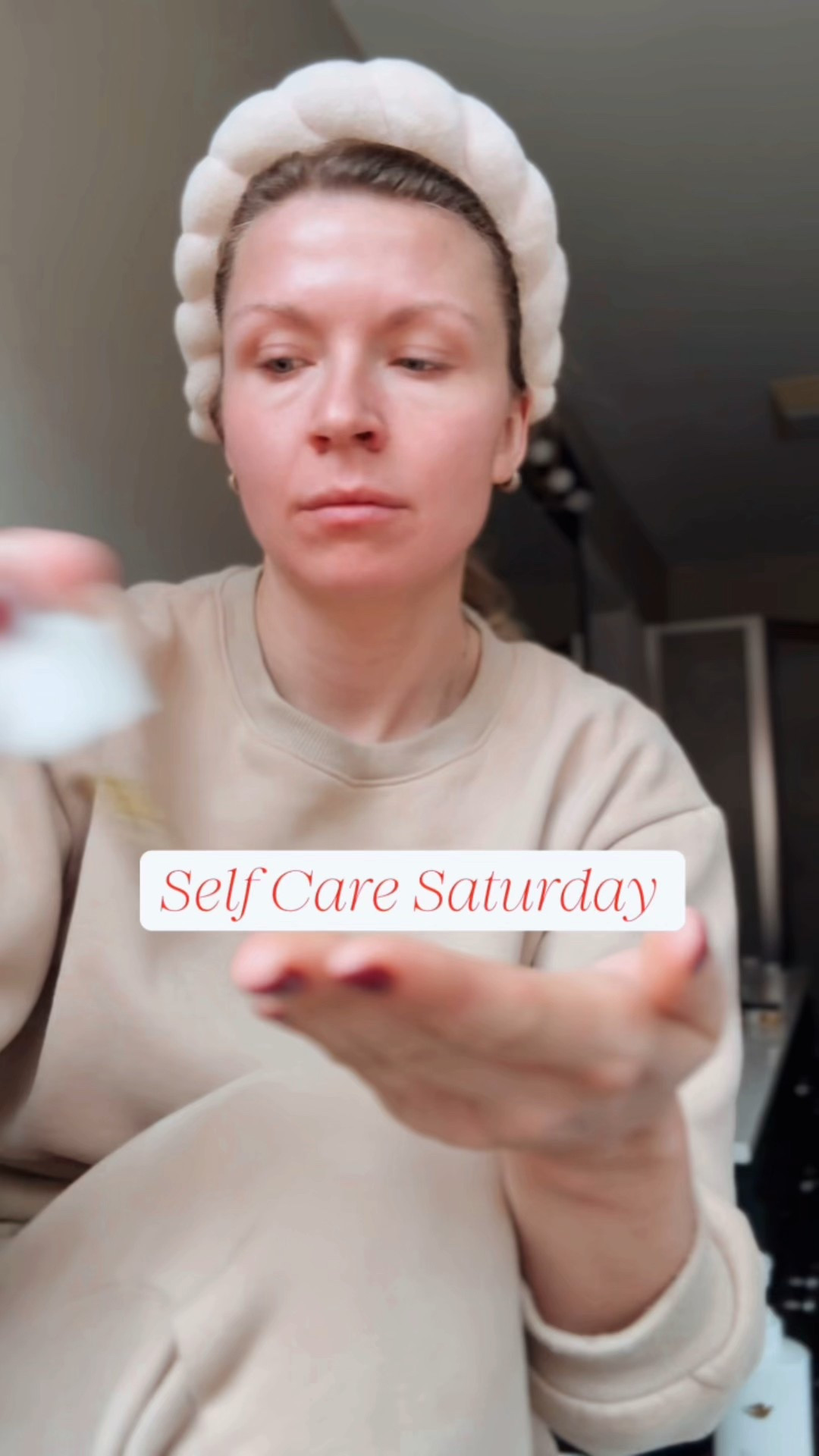 Simple Skin care and  teeth Whitening treatment to kick off my “self care Saturday” Holiday edition. ❤️🎄