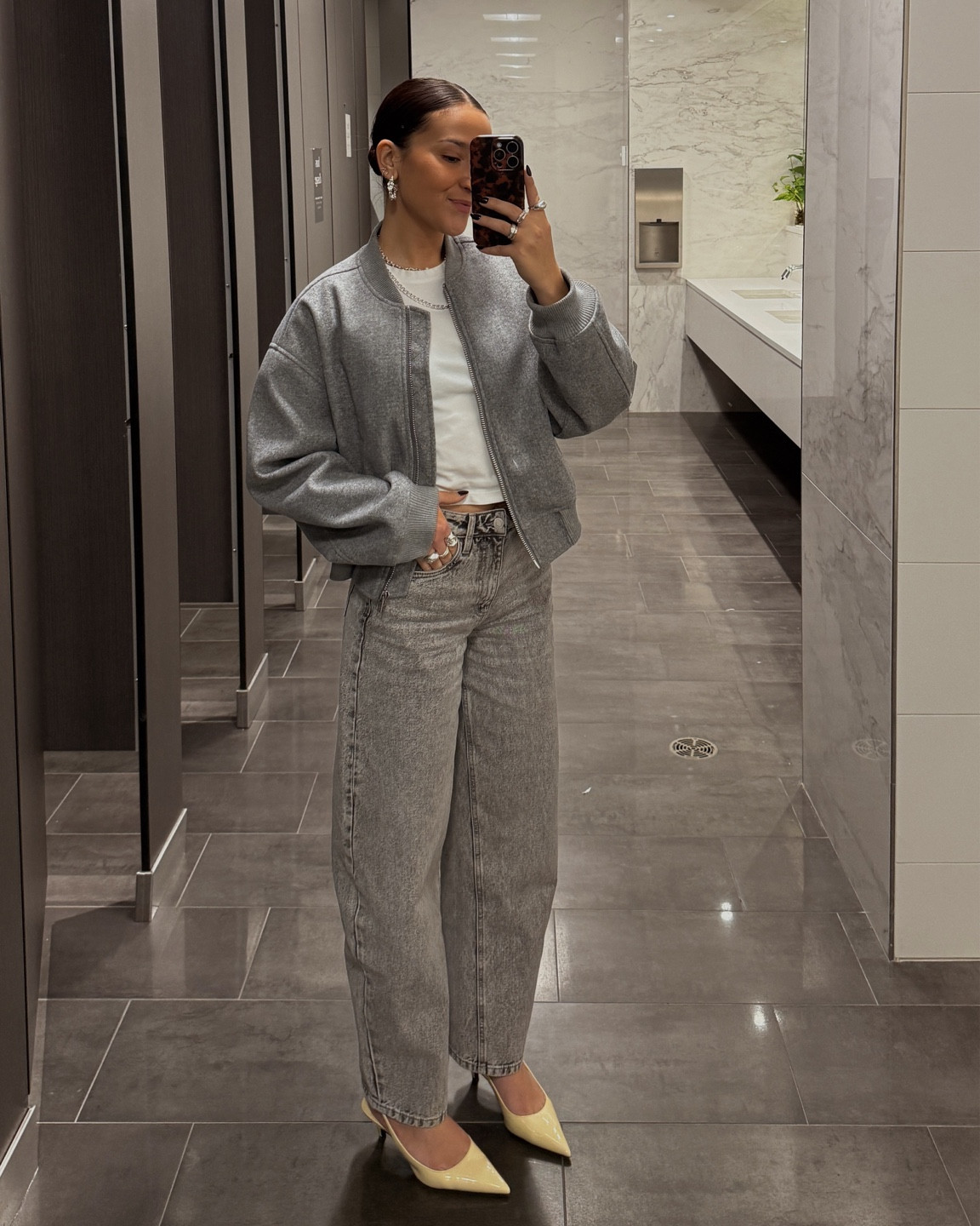 Office outfit - all grey with a pop of colour 

#LTKworkwear #LTKcanada #LTKstyletip