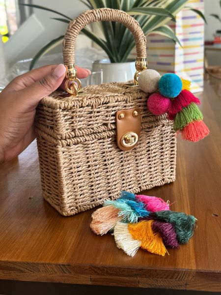 My sister got me this cute summer bag from Amazon for my birthday 😄 🎂 How cute is this?! And under $30!

Summer bag, Amazon bag, straw bag 

#LTKFindsUnder50 #LTKItBag #LTKStyleTip