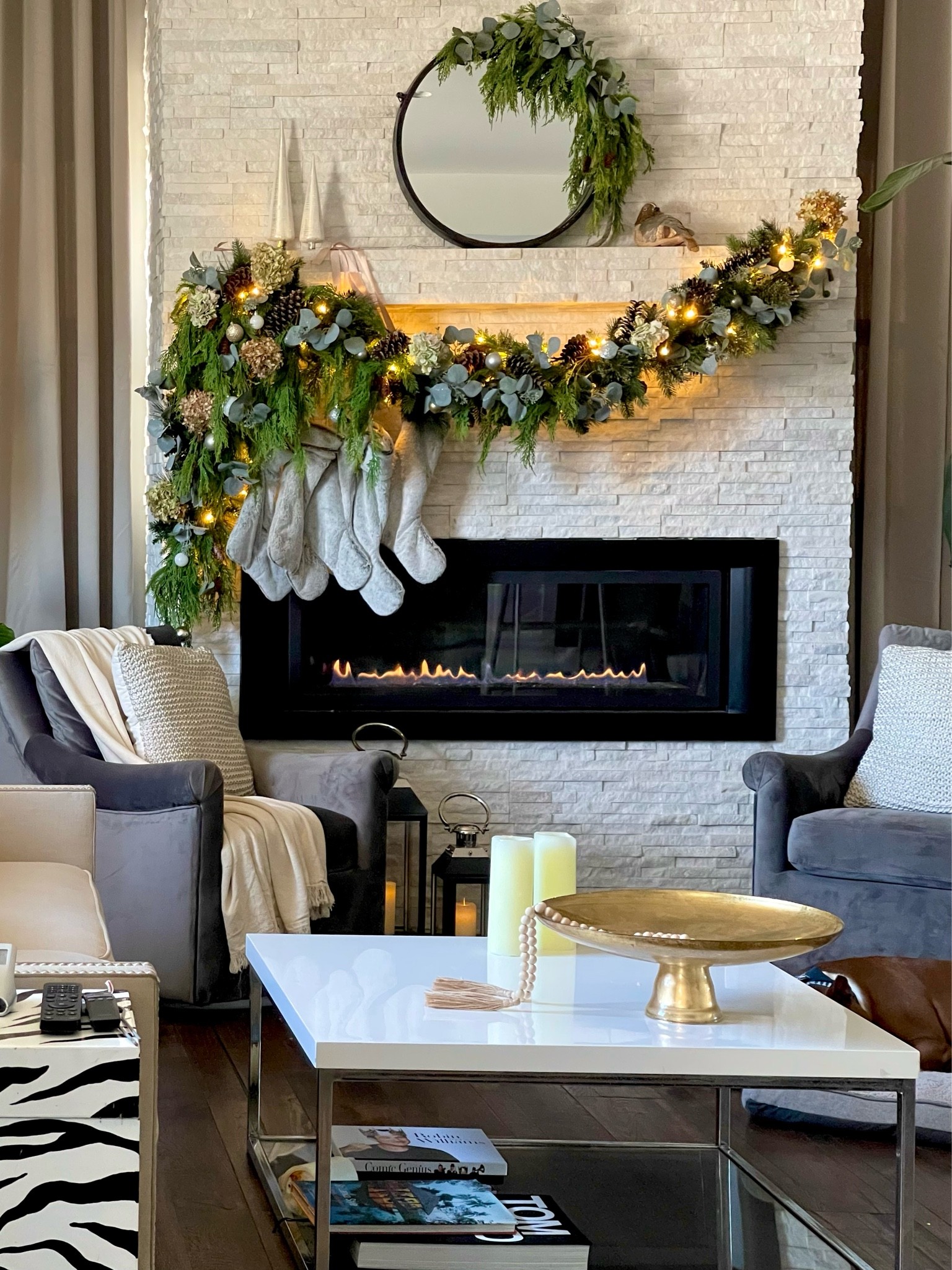 Christmas mantel! 



#LTKHoliday #LTKSeasonal #LTKhome