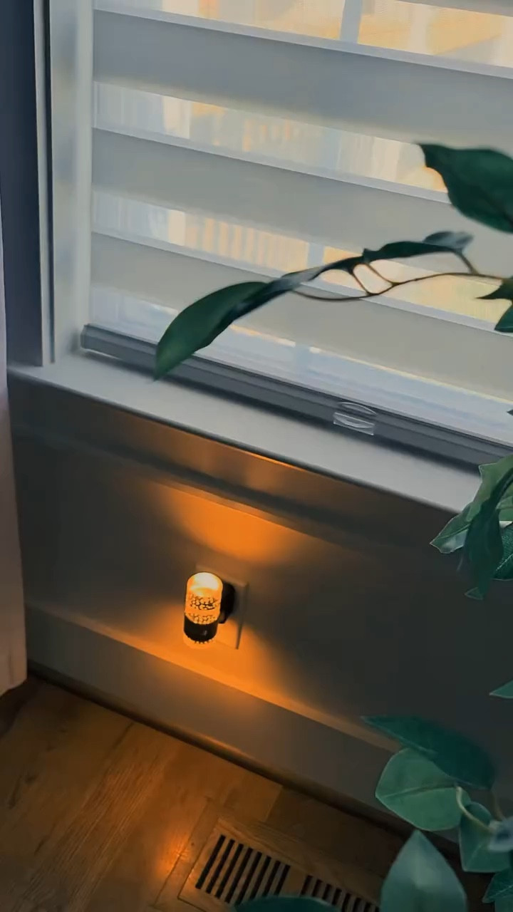 My new obsession for nights out! 🌙✨ These motion-sensor night lights make everything easier and cozier. Adjustable brightness, plug directly into the wall, and super practical for any corner of the house. 💡
Link to get them in my bio. 💜

code for a discount: 👉NUL5JI6U

#NightLight #MotionSensor #HomeLighting #MinimalistDecor #NightGlow

#LTKSeasonal #LTKHome #LTKU