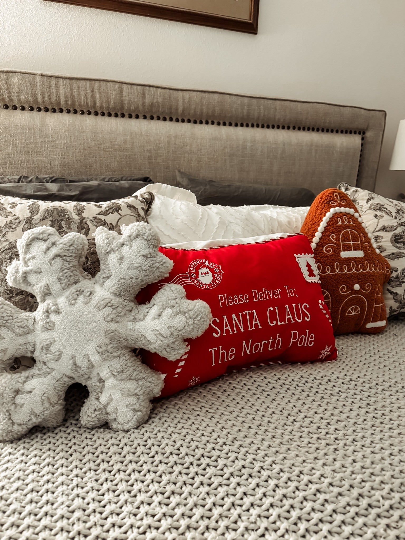 Christmas // pillows // throw pillows // holidays // Black Friday // on sale // decor // under $20 // Christmas pillows 

#LTKGiftGuide #LTKCyberWeek #LTKmomlife