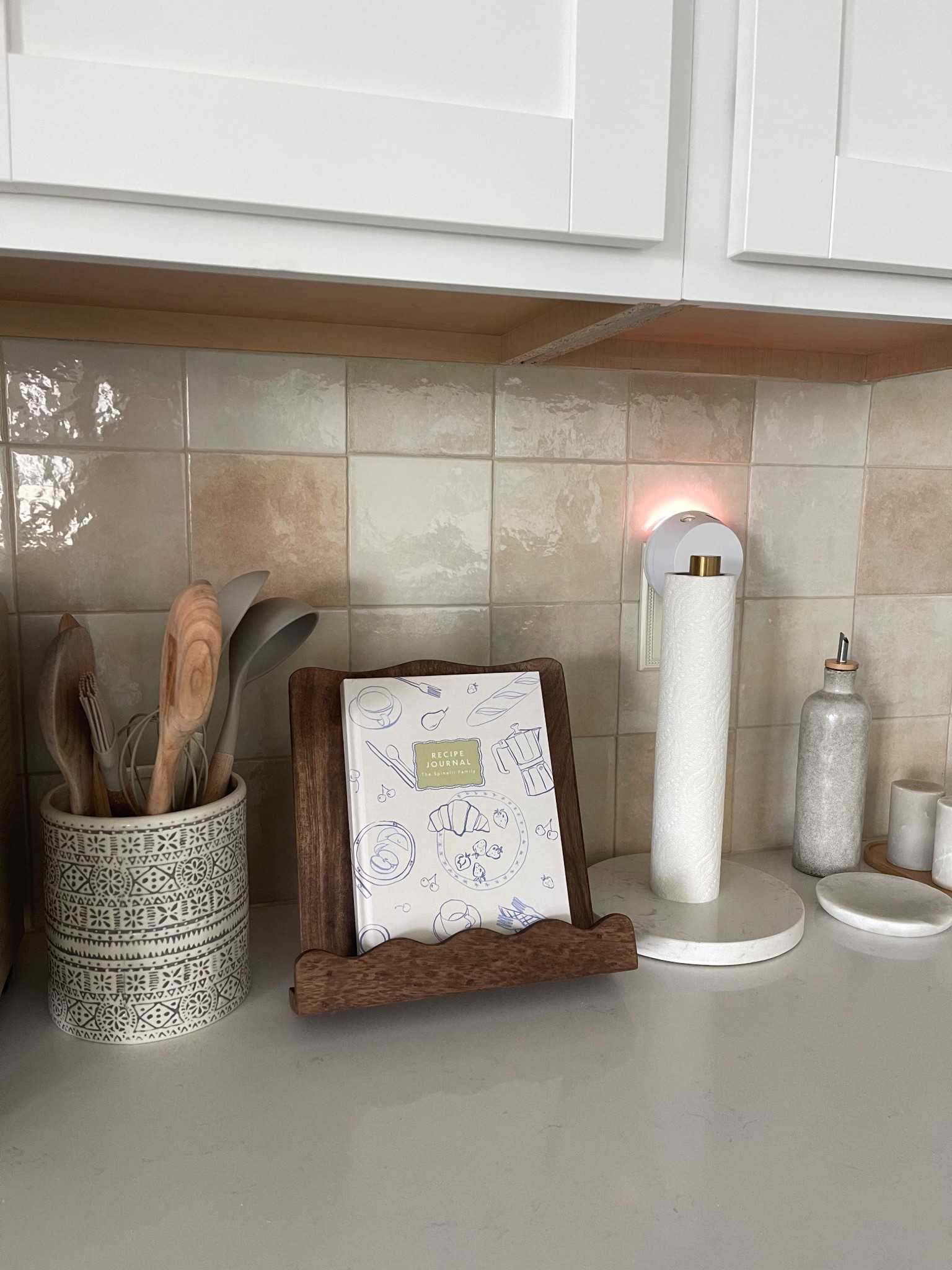 my new recipe book holder from magnolia 👩🏻‍🍳

#LTKSeasonal #LTKFindsUnder50 #LTKHome