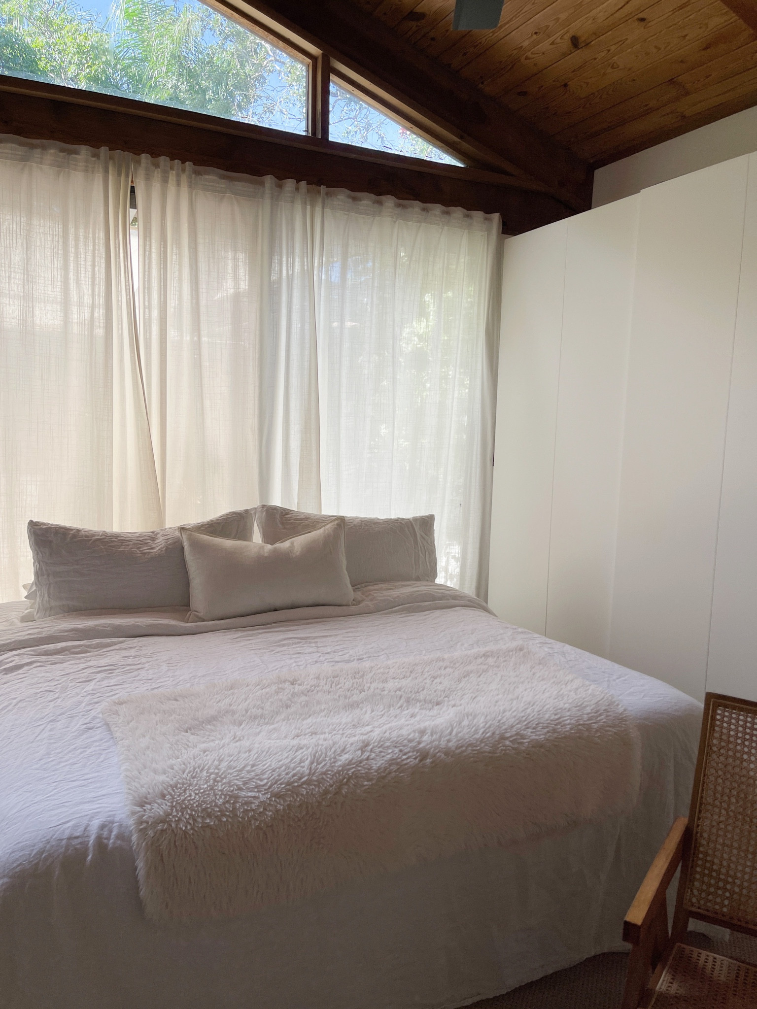 Minimal Bedroom 

#LTKhome