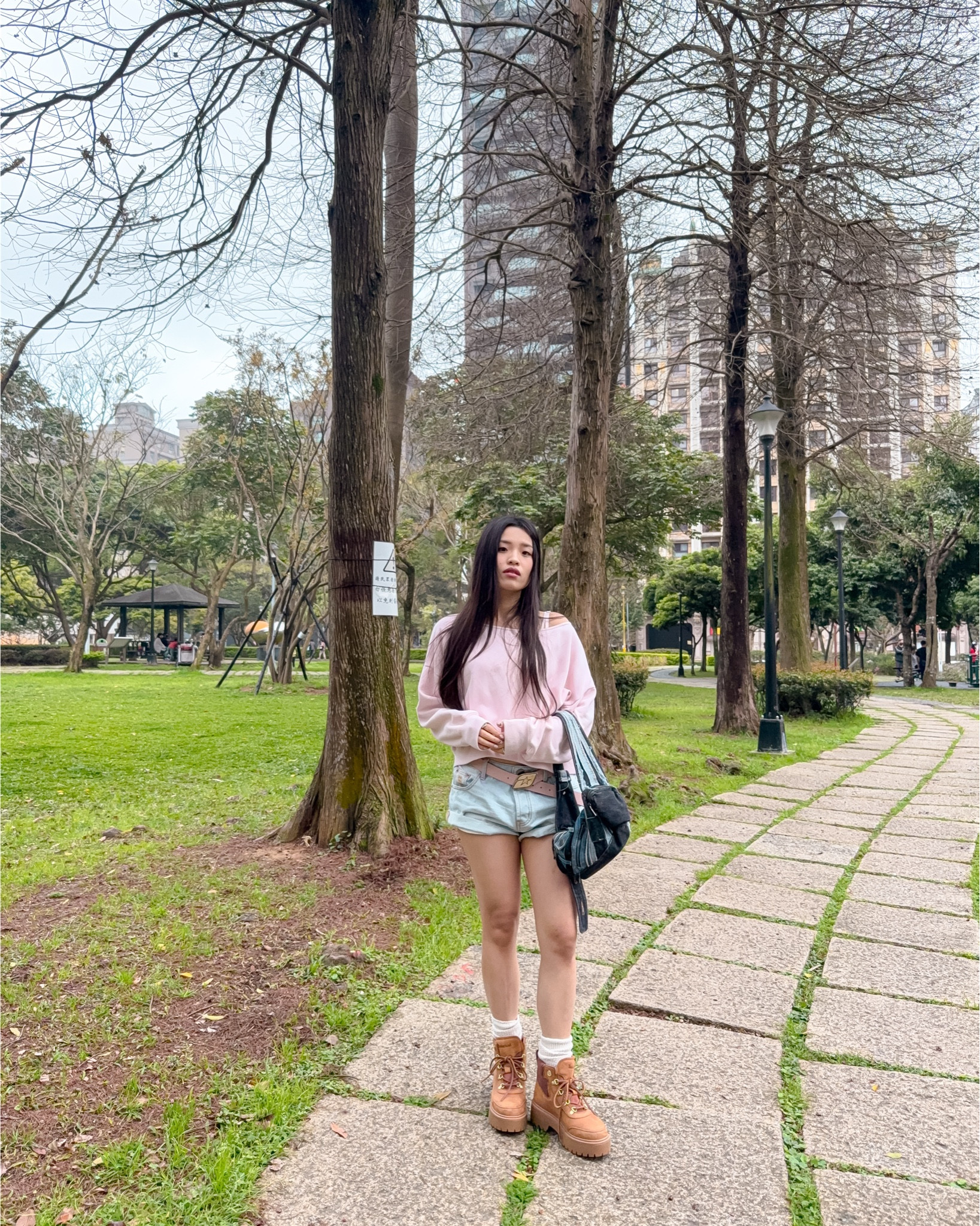 Obsessed is an understatement! I finally snagged these Timberland Stone Street Platform Boots and they are a total game-changer. They are true to size (TTS) with plenty of room, making them super comfortable for all-day wear—no break-in period needed! ✨
Pairing them with my favorite Hollister top because they honestly have the softest, most perfect shade of pink ever. To keep the vibe relaxed, I’m wearing One Teaspoon denim shorts. Pro tip: size down for these! They are the definition of "effortlessly oversized" and run a bit big. 👖
Finished the look with this Desigual denim bag—it’s so versatile and adds that perfect edgy touch to a soft girl outfit. 👜

#SoftGirlOOTD #springoutfits #WinterToSpringFashion

#LTKSeasonal #LTKootd #LTKPetite