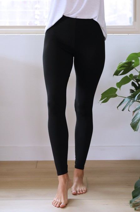 Home
  
    
      /
      Lounge Pants
    
    /
    Smooth Move Leggings | Amaryllis Apparel