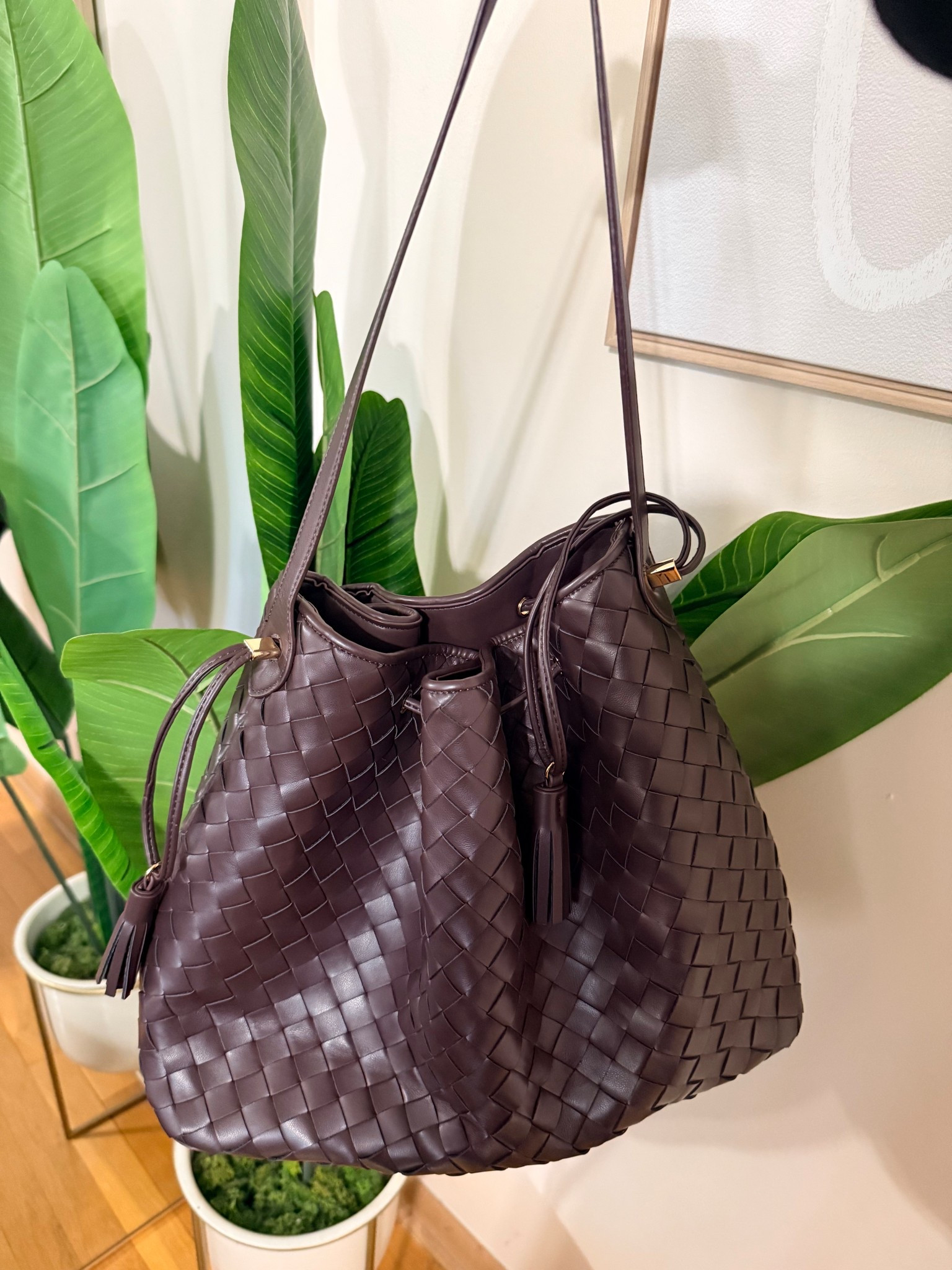 Is there a more perfect chocolate bucket bag??? 

#LTKSaleAlert #LTKSeasonal #LTKOver40