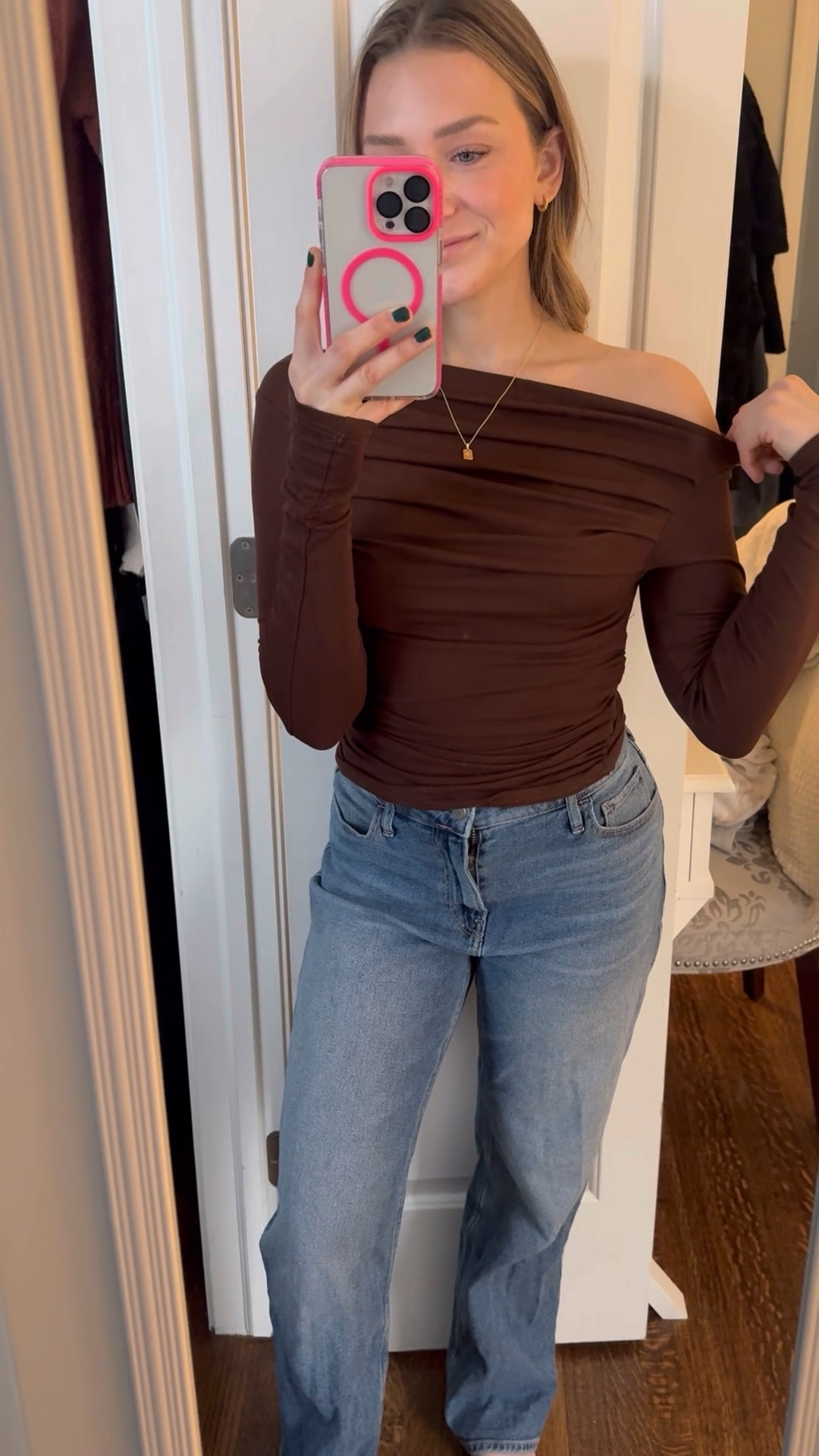 such a COMFY and flattering top from @amazon @amazonfashion #amazon #amazontop #amazonfashion #browntop #hollisterjeans #hollister

#LTKstyletip #LTKfindsunder50