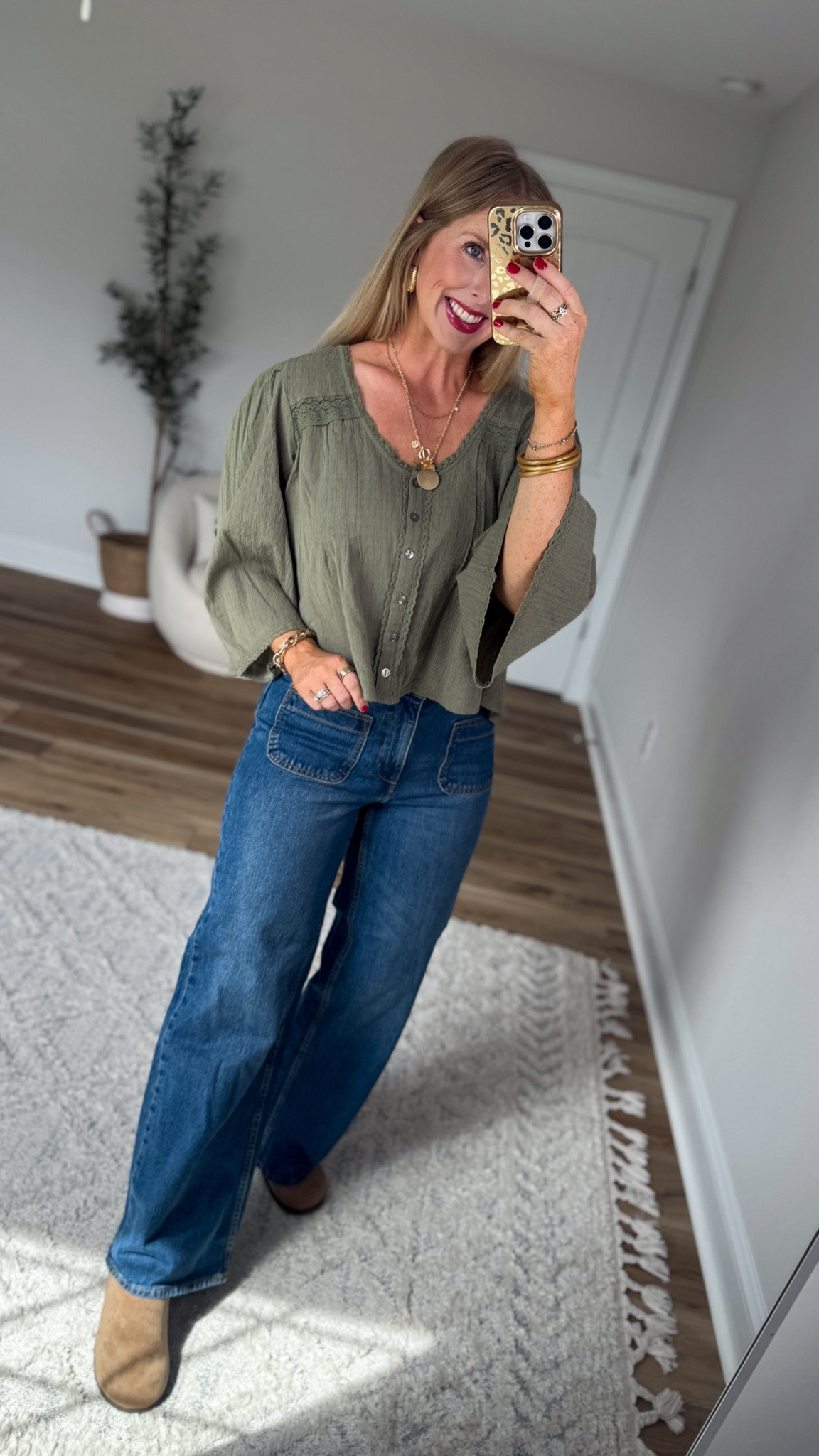 Weekend Walmart Wins try-on
Boho flare sleeve top- small, is a shorter style top FYI
Patch pocket jeans- 6

#LTKootd