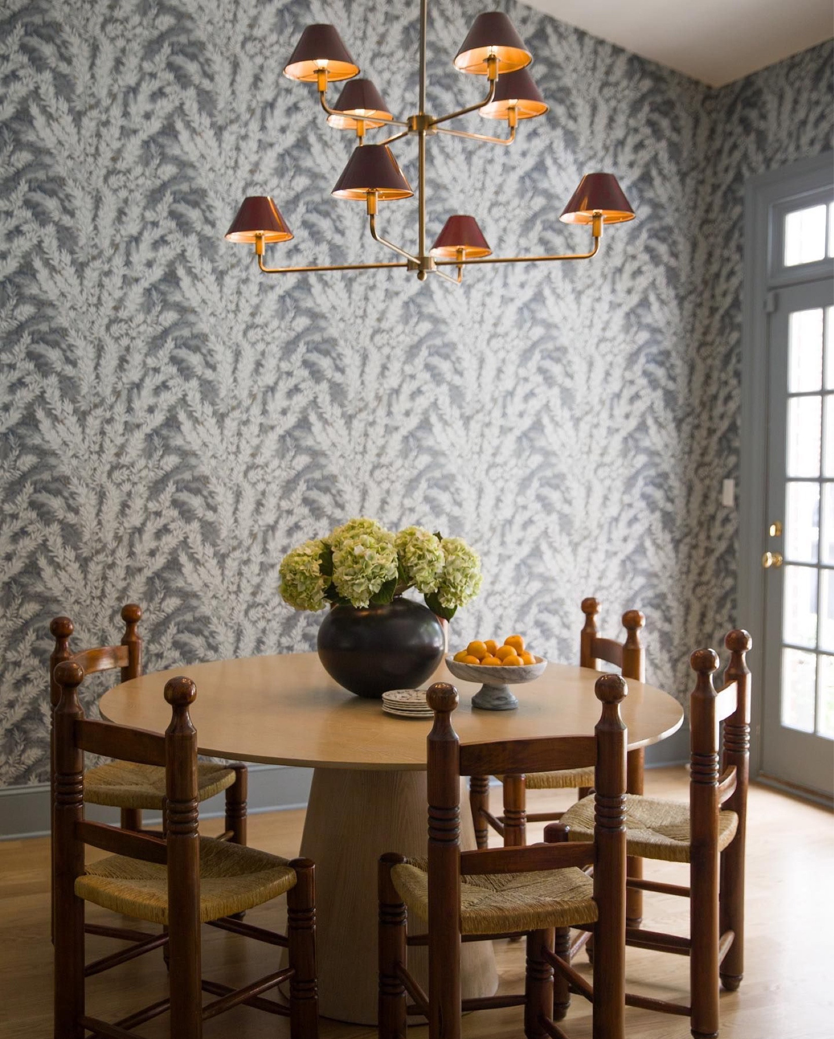 Don’t know how this wallpaper manages to be both a pattern and a neutral, but it does! 

#LTKstyletip #LTKhome #LTKFind