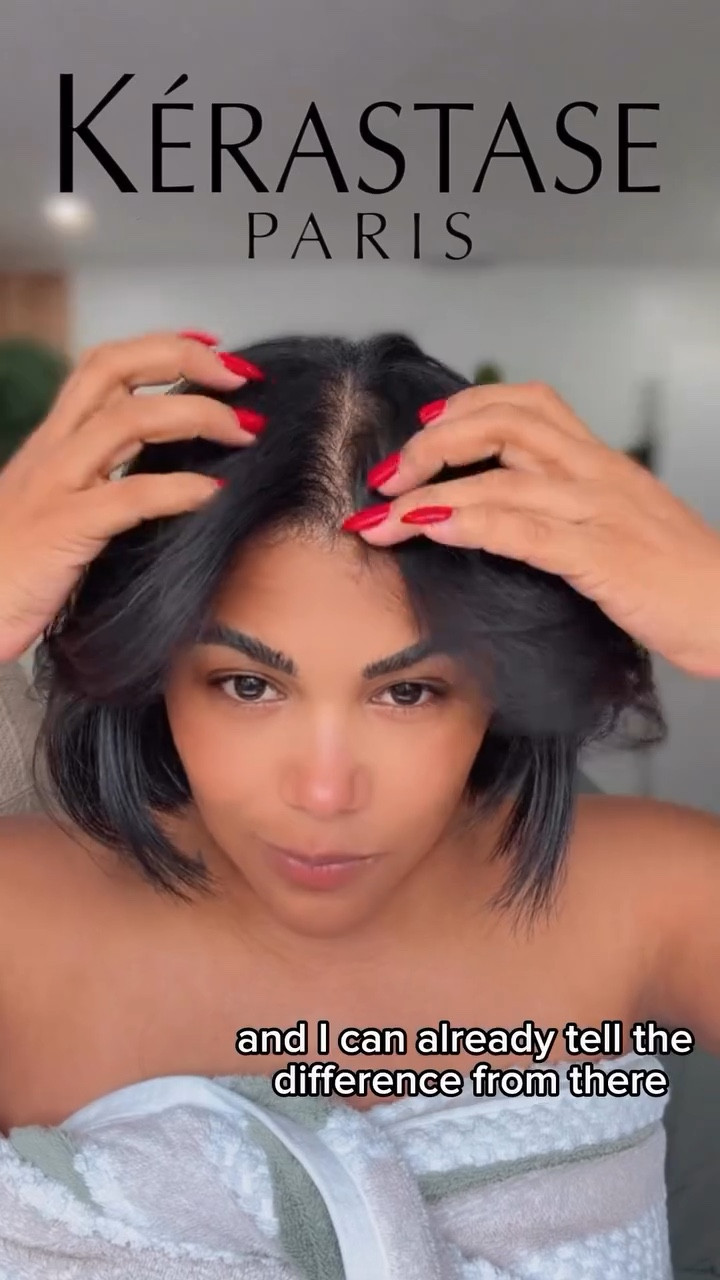 Hi Beauty Note 🫧🛁💞🧘🏻‍♀️☕️💫🧴💖🌸💄🧖‍♀️💇‍♀️
Este sérum de Kérastase es literalmente el boost que tu cabello necesita, sobre todo si lo estás recuperando.

Aporta nutrición profunda, una suavidad increíble y un brillo inmediato que se nota desde el primer uso. Además, funciona como protección térmica y ayuda a controlar el frizz hasta por 96 horas, dejando el cabello más manejable, sedoso y con vida.

No es solo un sérum, es ese producto que transforma tu rutina capilar y hace que tu cabello se vea y se sienta sano otra vez.
Por algo se llama Elixir Ultime ✨

De verdad, lo vas a amar.
Si quieres el link directo, escríbeme! recuerda que entre Beauty nos compartimos lo mejor 😍

—————————————🌸————————————————

Hi Beauty Note 🫧🛁💞🧘🏻‍♀️☕️💫🧴💖🌸💄🧖‍♀️💇‍♀️
This Kérastase serum is literally the boost your hair needs, especially if you’re in a recovery phase.

It delivers deep nourishment, incredible softness, and instant shine from the very first use. It also works as a heat protectant and helps control frizz for up to 96 hours, leaving your hair silky, manageable, and full of life.

It’s not just a serum, it’s the kind of product that elevates your entire hair routine and makes your hair look and feel healthy again.
There’s a reason it’s called Elixir Ultime 

Trust me, you’re going to love it.
If you want the direct link, DM me! Remember, beauties always share the best tips 😍
#miami #ugc #lyfestyle #kerastasé #elixirultime