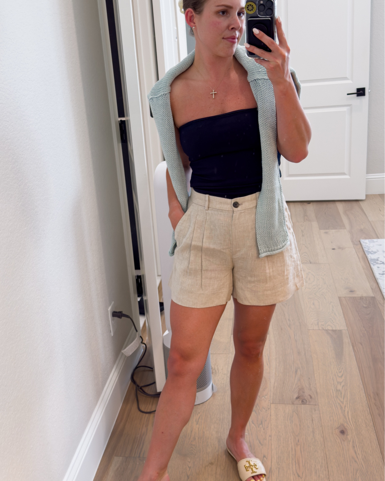 Since we’re taking it back to the 90s, we might as well bring the tube top back right?!?

Not to mention how amazing these linen shorts are😍 

Sizing: I’m typically a 24 wearing a 0 with comfortable room in the shorts. I’m wearing an XS in the tube top & sweater. The tube top fits a little tighter, but I wouldn’t size up considering it doesn’t have straps & I want it to stay in place. The sweater is oversized, but I would even size up one from your normal size if you want an even more oversized look.

#LTKU #LTKootd #LTKSeasonal