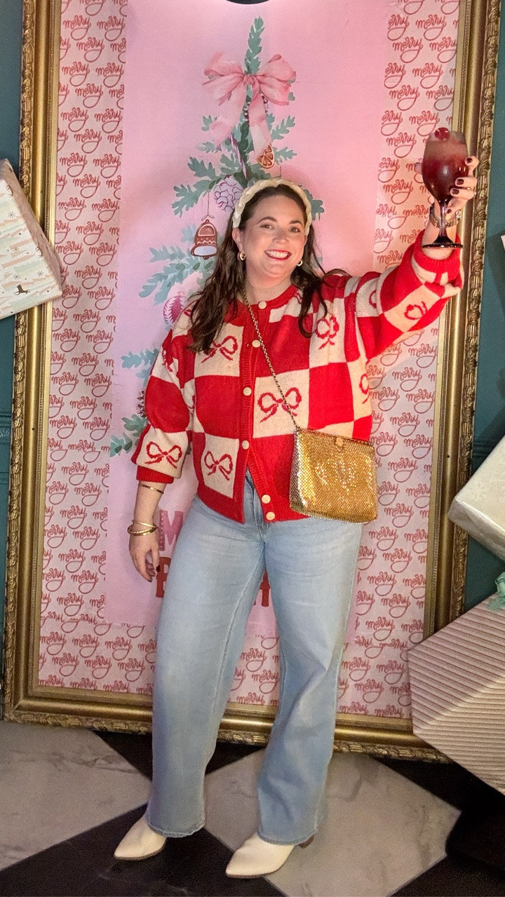 Red lip, festive fit, and a girls’ night out to preview the holiday pop-up bar  @omniwilliampennhotel ✨ If you need holiday outfit inspo, this one’s for you!💋🎄Joyfully Yours, Amanda

💋Lip is @maybelline matte ink in Dancer
🎀Sweater rented via @nuuly @lisasaysgah 
⭐️Bags via @coach and @goodwillswpa 

Recreated the look on @shop.ltk 

#pittsburghblogger #pghcreative #mynameismama #pittsburgh #midwestblogger #midsizestyle #holidayoutfit #holidayoutfits #midsizefashion #momstyleblogger #thriftedfashionfinds