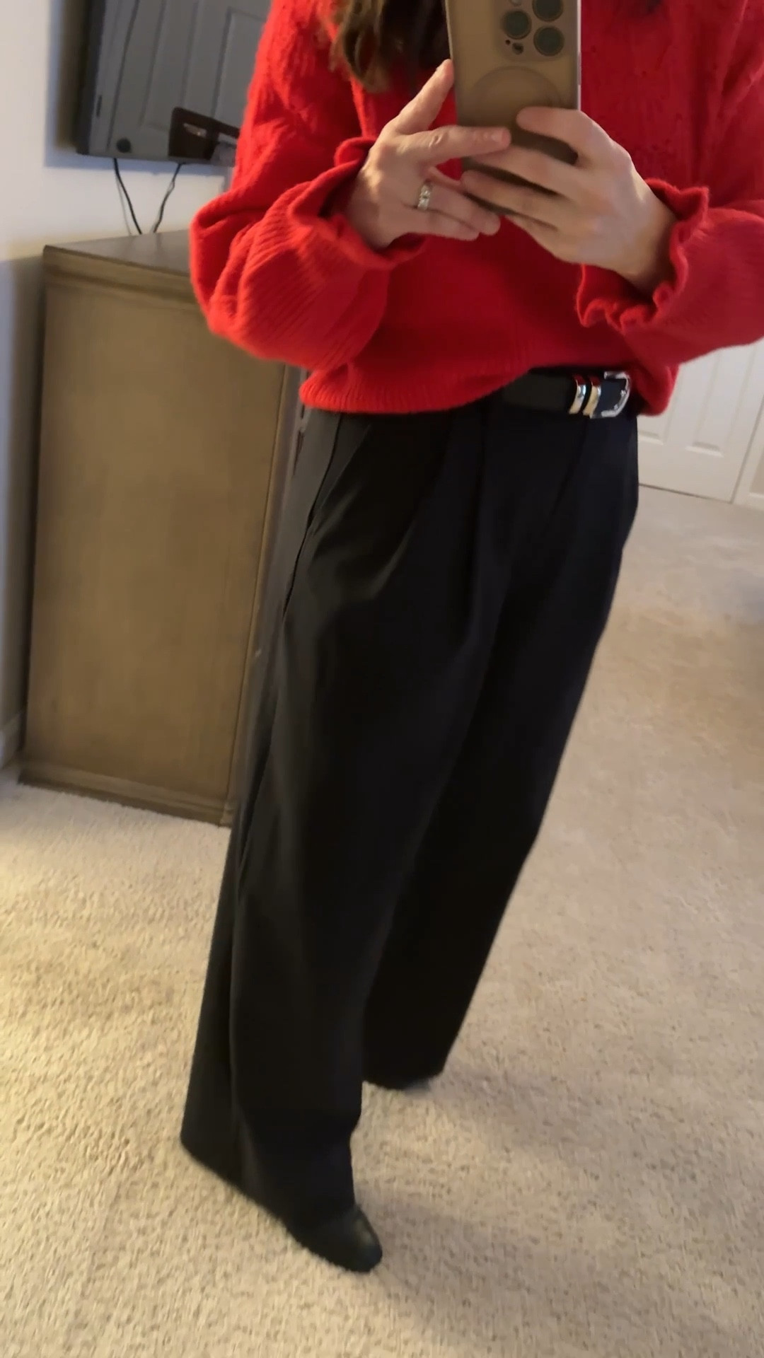 These are my new favorite pant and I need all the colors now! 