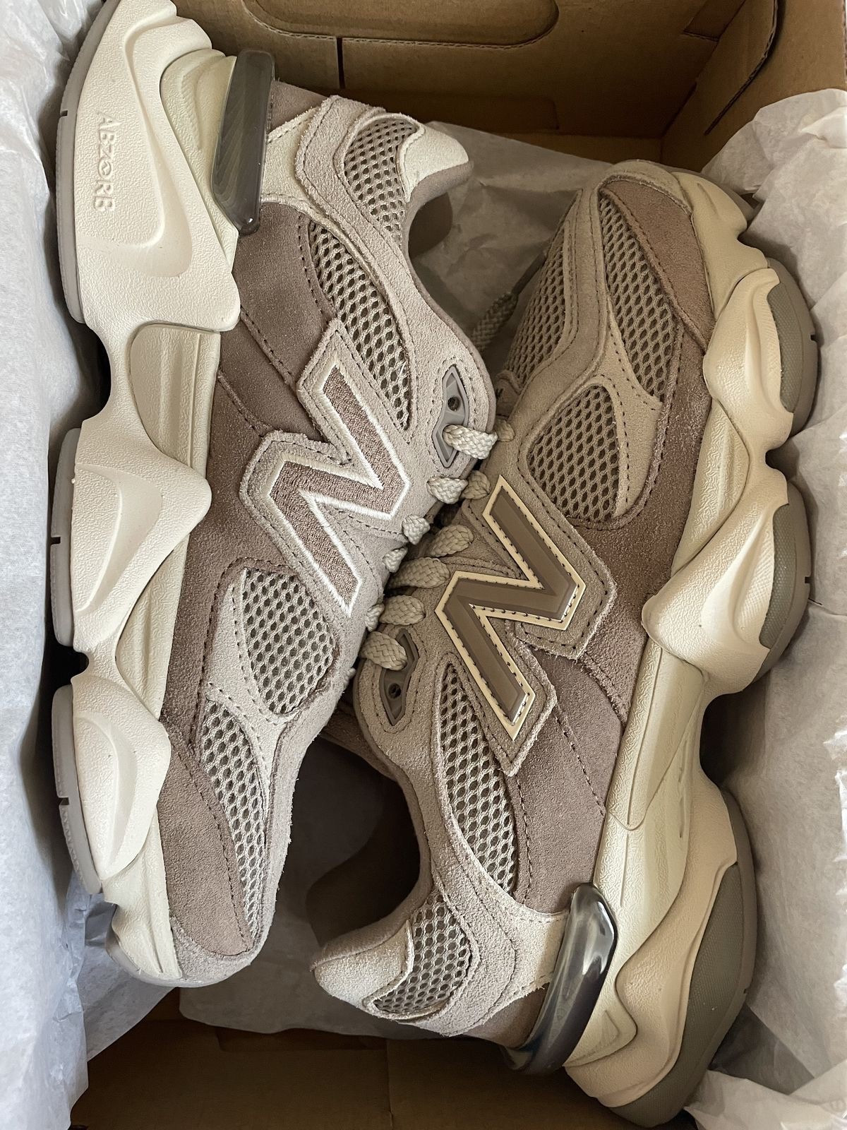 My favorite shoes of all time 9060s ✨👟

#LTKActive #LTKfitnessgoals #LTKselfcare