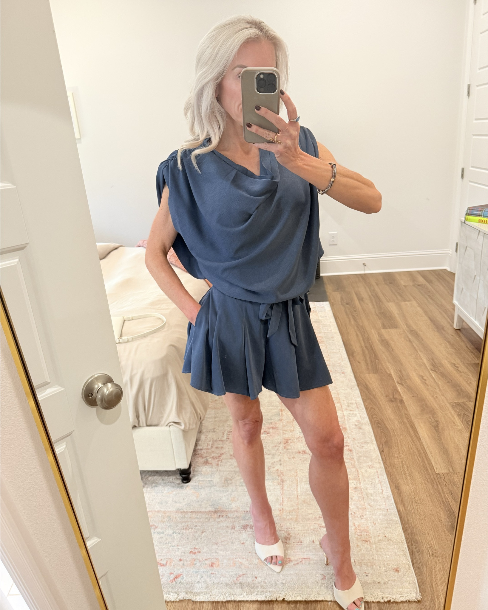 🔗⬇️

https://shoplucyrose.com/products/navy-fina-set

#LTKOver40 #LTKSaleAlert