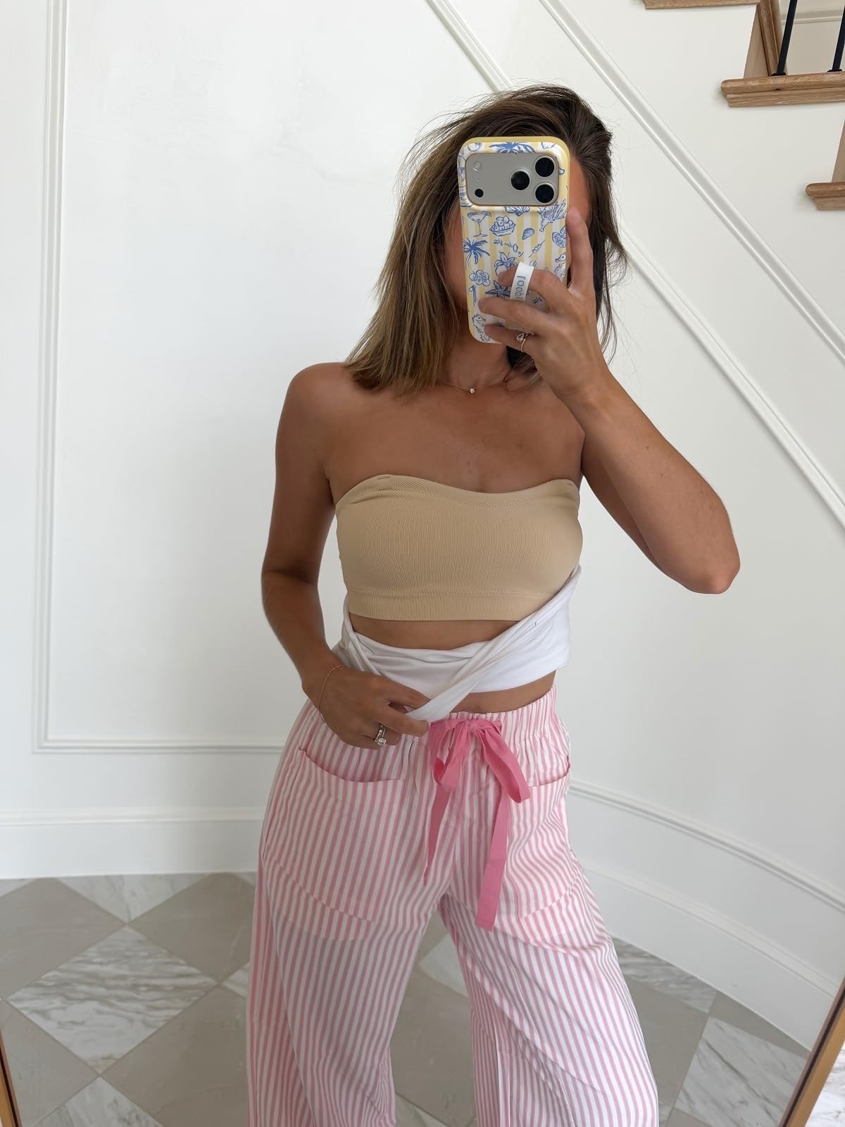 This strapless bra is one of my staple pieces in my wardrobe. So comfy and stays in place!





Ootd, strapless bra, amazon finds

#LTKootd