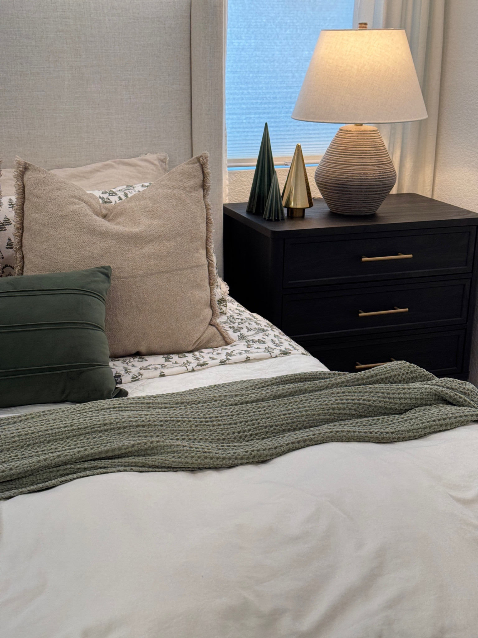 Cozy Christmas bedroom  

#LTKSeasonal #LTKHome #LTKHoliday