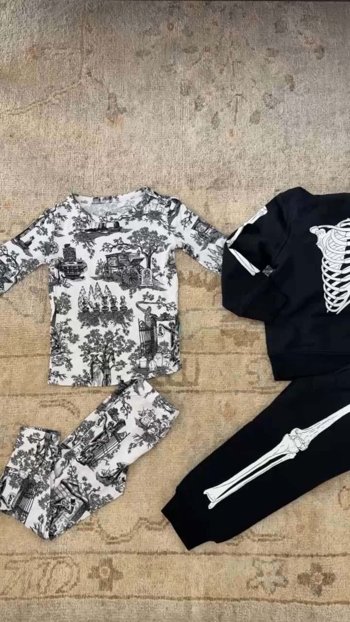 The cutest pjs @Posh Peanut 

Halloween pjs, pjs, kids pjs, kids Halloween, boy mom, grace white

#LTKKids #LTKBaby #LTKSeasonal