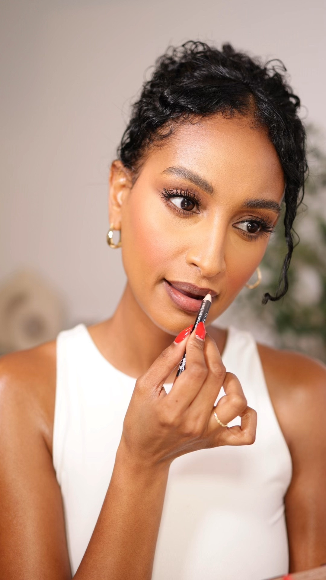 Nude lip combo on brown skin


#LTKVideo #LTKstyletip #LTKbeauty