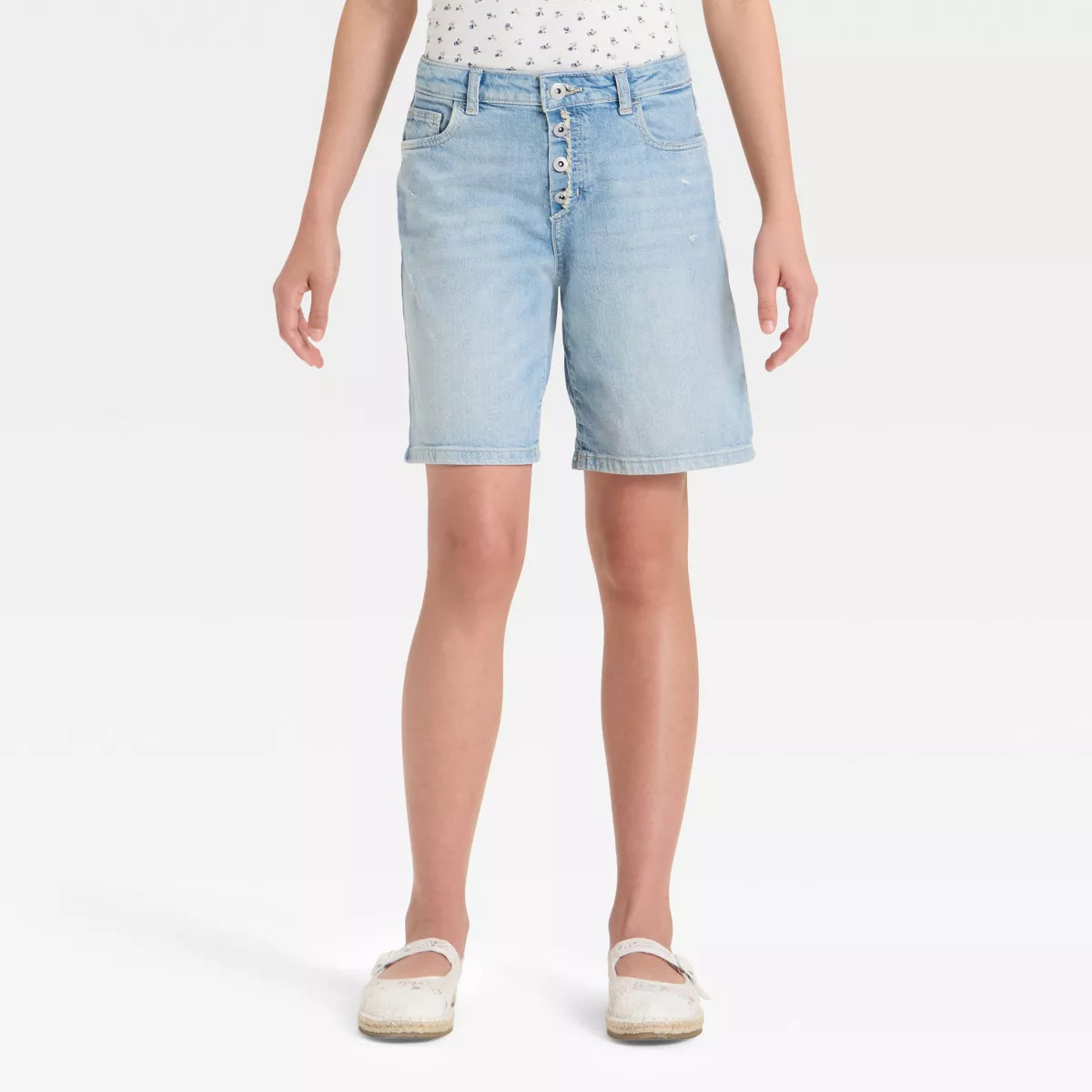 Girls' Mid-Rise Slouchy Loose Shorts - art class™ Light Wash S | Target