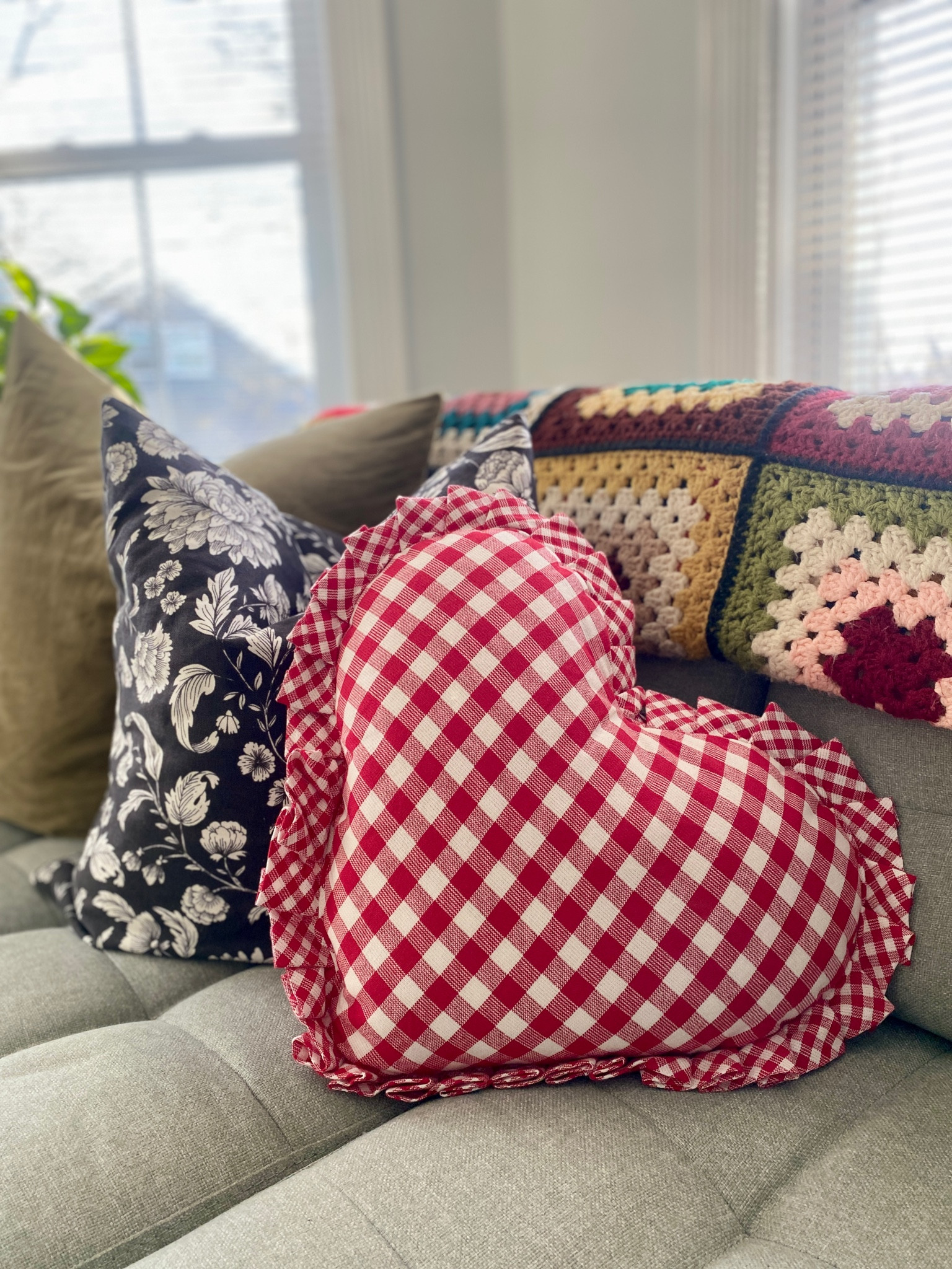 ♥️ 💌 ♥️ 💌 ♥️

Target has the cutest Valentine’s Day home decor right now! Run, don’t walk! 🎯 


#LTKhome #LTKGiftGuide #LTKfindsunder50