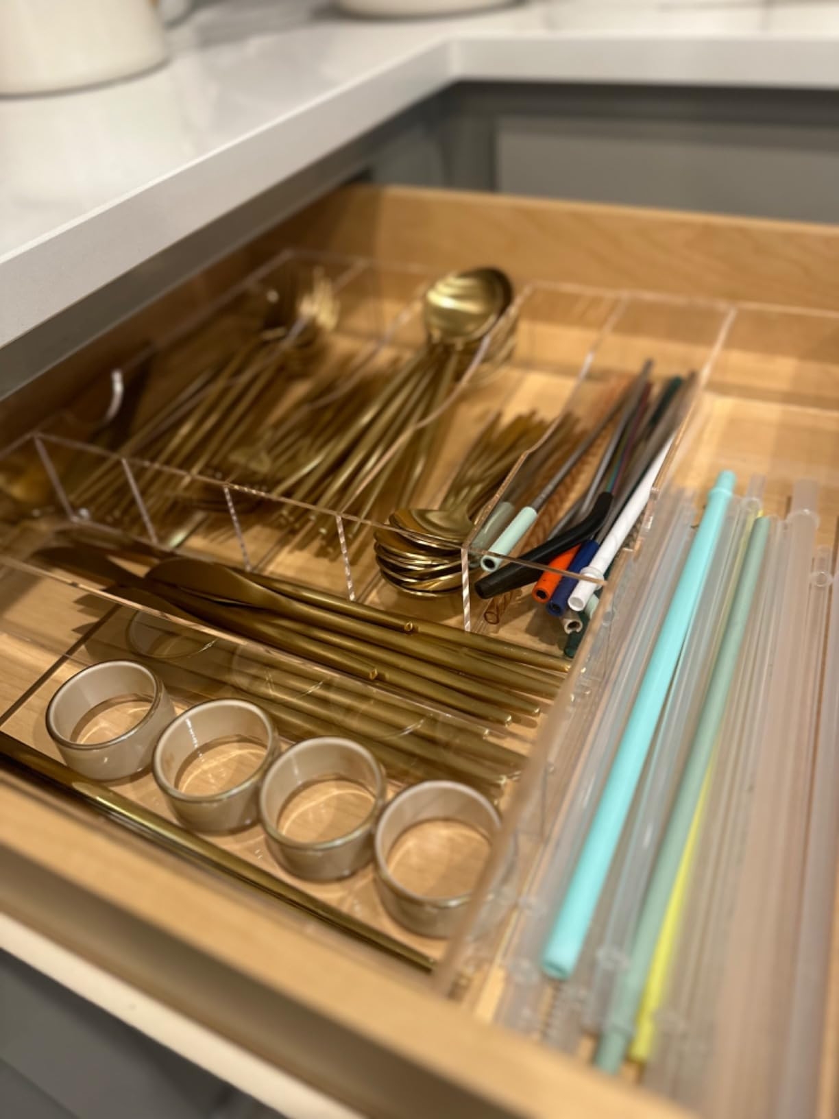 NIUBEE Expandable Kitchen Drawer Organizer for Flatware and Utensils,Clear Acrylic Adjustable Sil... | Amazon (US)