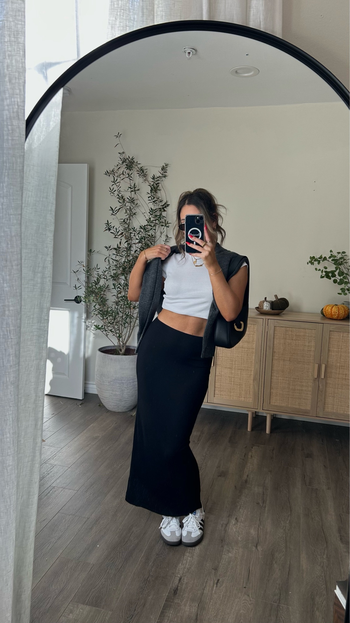 Black maxi skirt outfit wearing size small

#LTKshoecrush #LTKstyletip #LTKfindsunder100