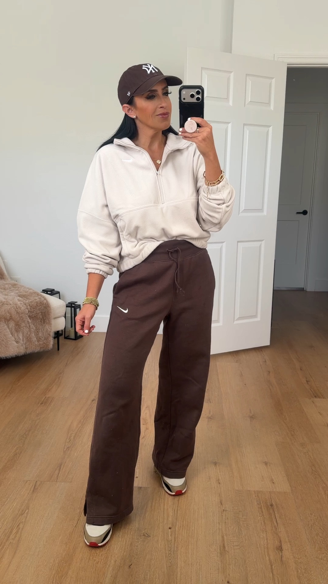 Nike sweatpants 30% off