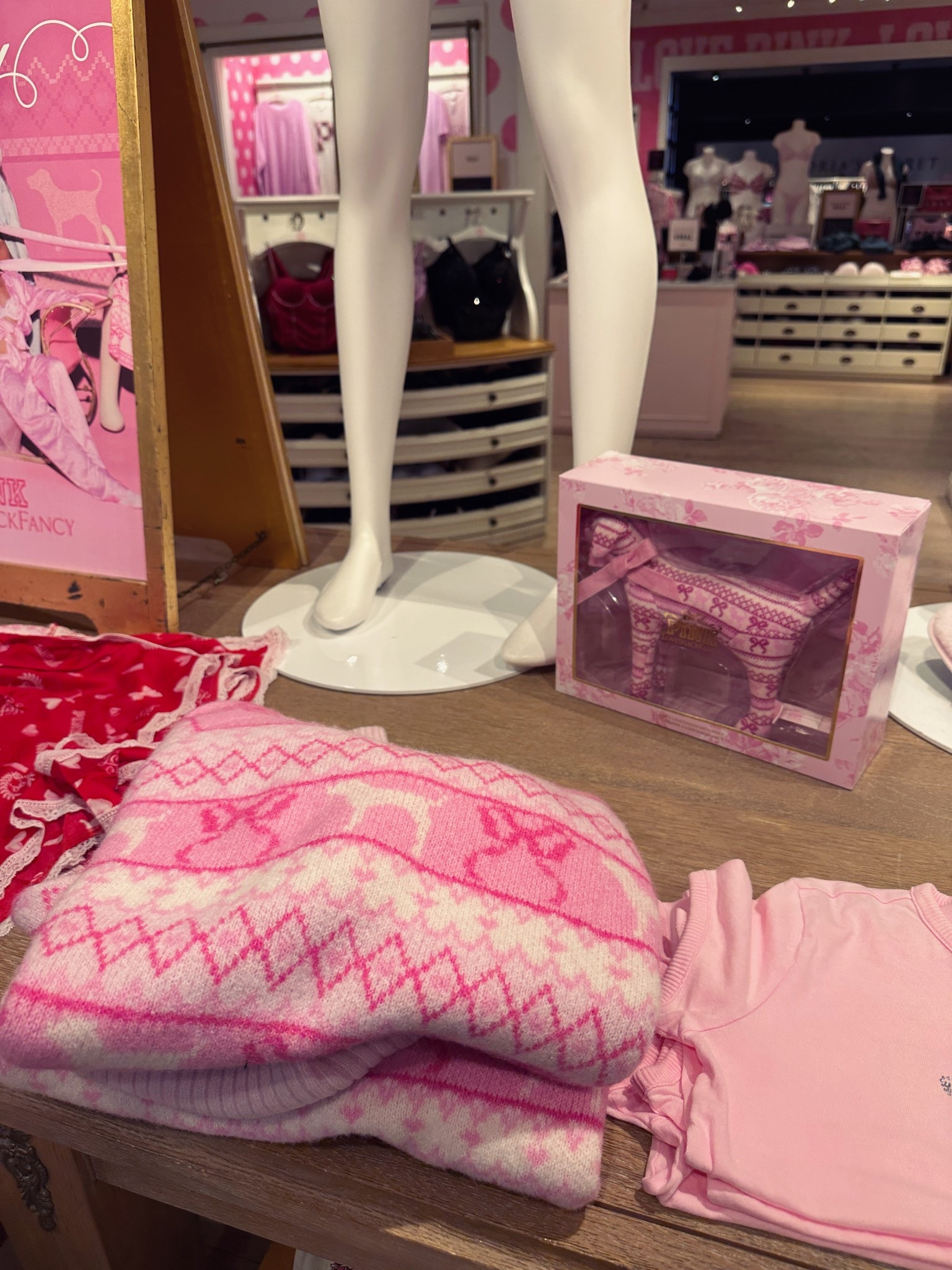 My Victorias Secret Must Haves!! 🩷💕💞💓💗💝💘💖

#LTKwinter #LTKsale #LTKcanada