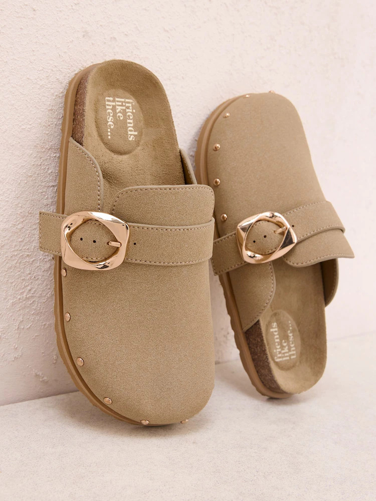 Taupe/Braun - Friends Like These Slipper aus Wildlederimitat mit Komfort-Fu\u00dfbett, Nietendeta... | Next EU