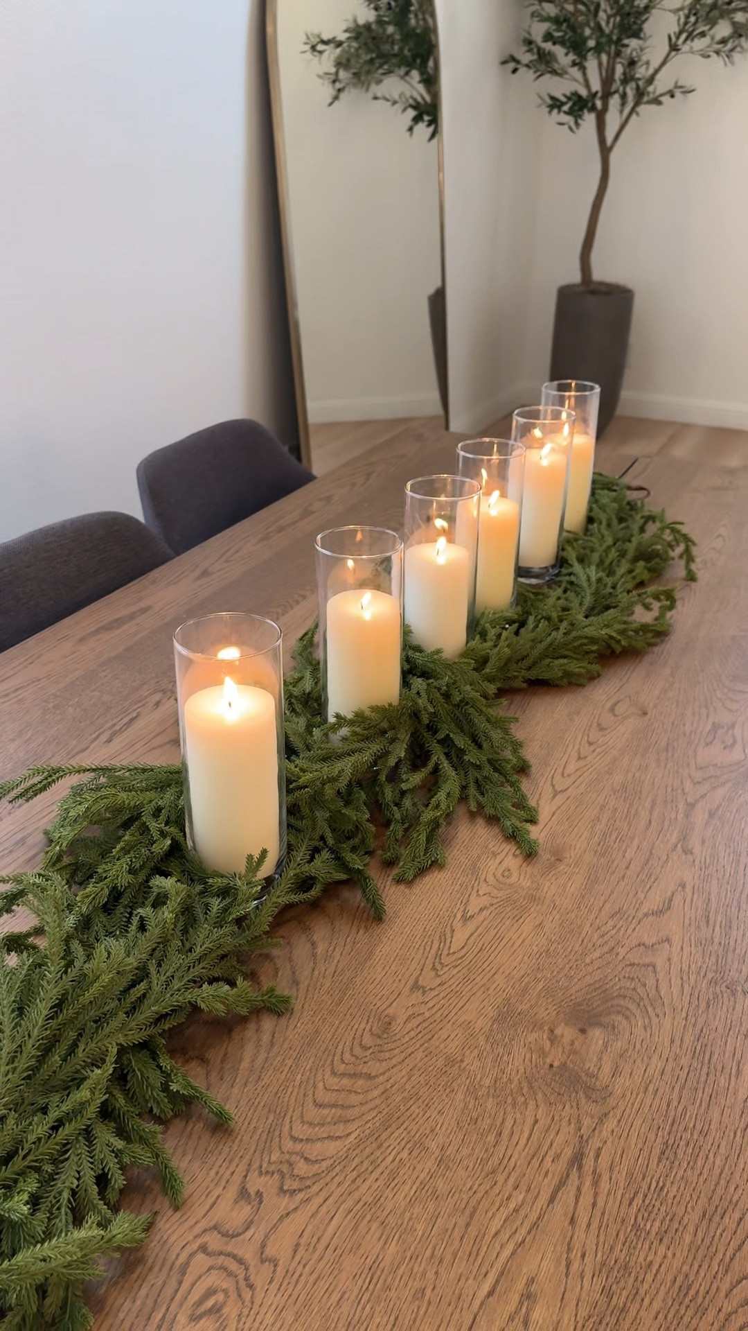 Christmas garland centerpiece idea 

#LTKHome #LTKSeasonal #LTKHoliday