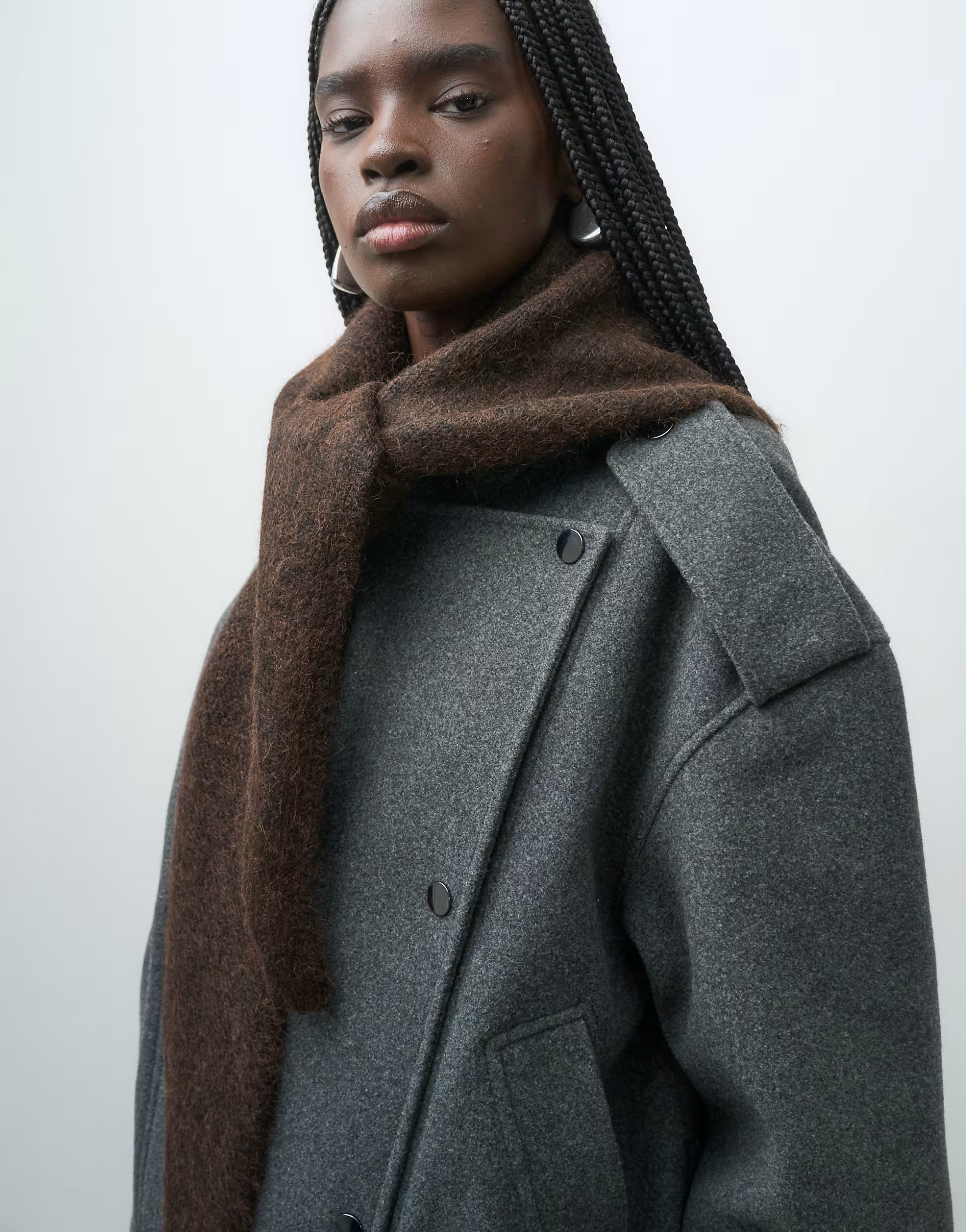 Vero Moda kleines Dreieckstuch in Schokobraun | ASOS (Global)