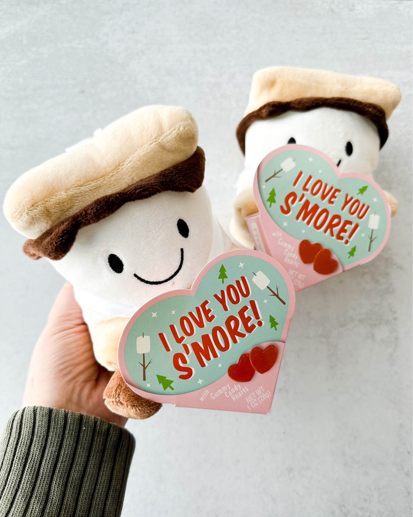 Frankford Valentine's Smore Plush With Gummy Candy Hearts - 1oz