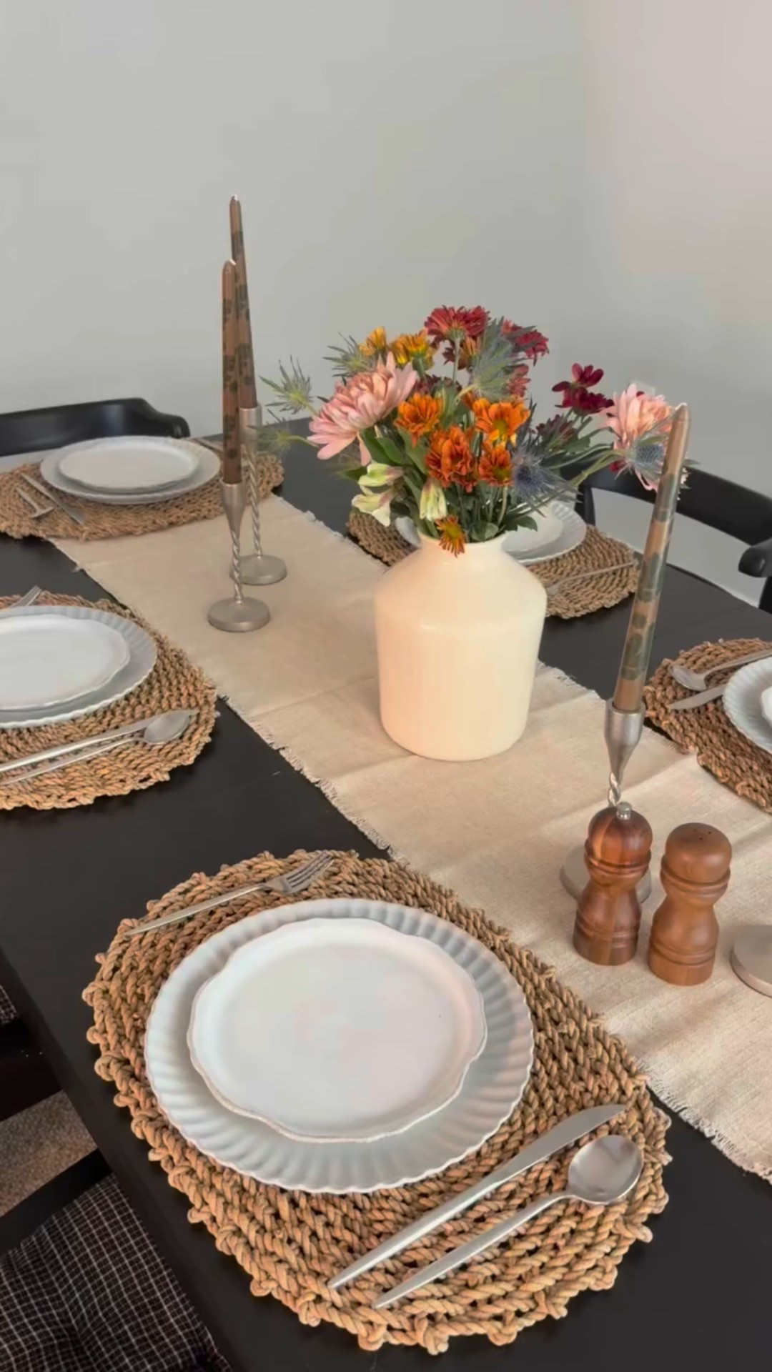 Thanksgiving tablescape but make it girly 🤩
.
.
.
#arizonahome #interiordesign #homestyling #phoenix #scottsdale