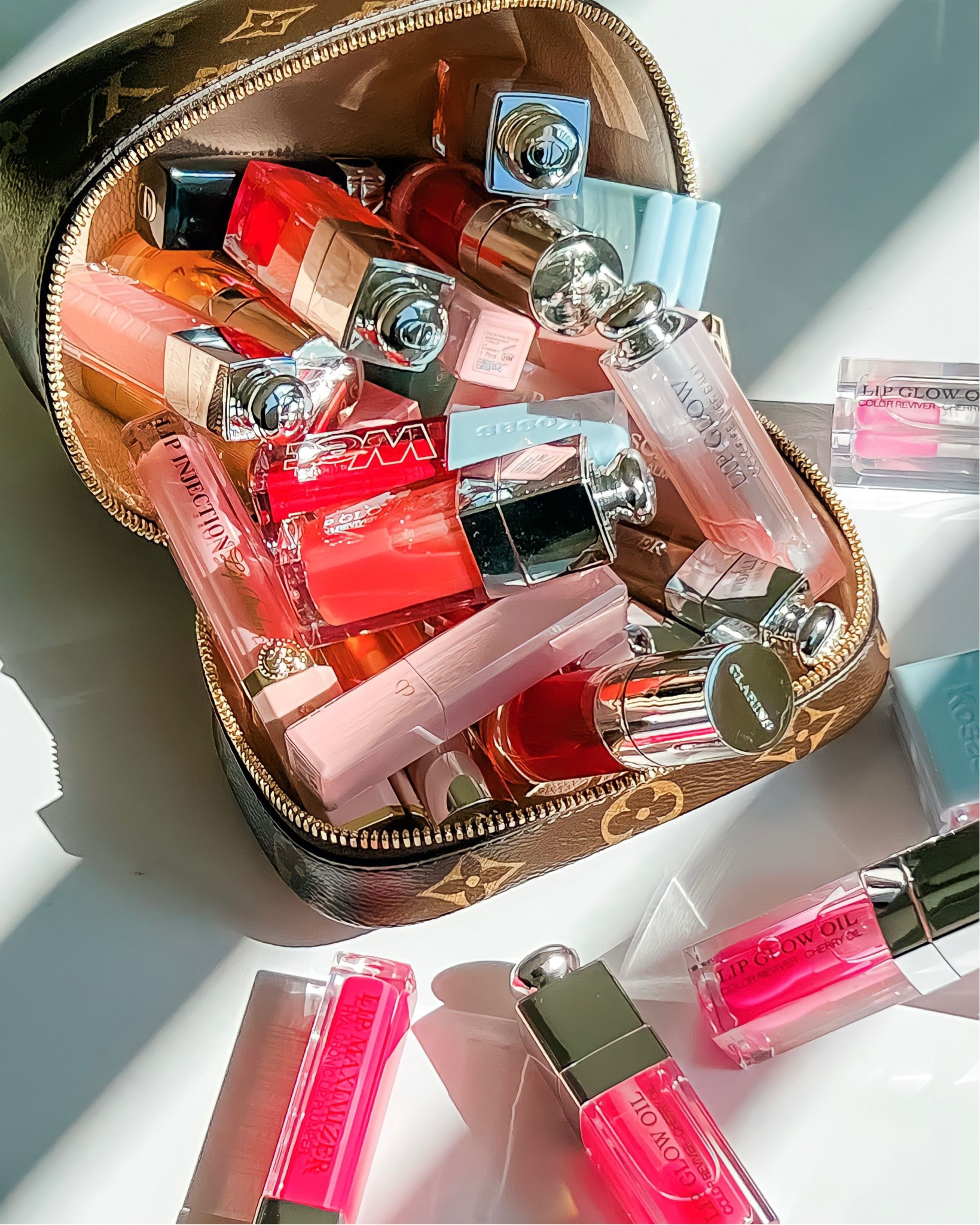 Dior lip maximize, Dior addict lop glow oil, lip gloss, beauty must-haves, Dior besity sale 

#LTKSeasonal #LTKGiftGuide #LTKbeauty