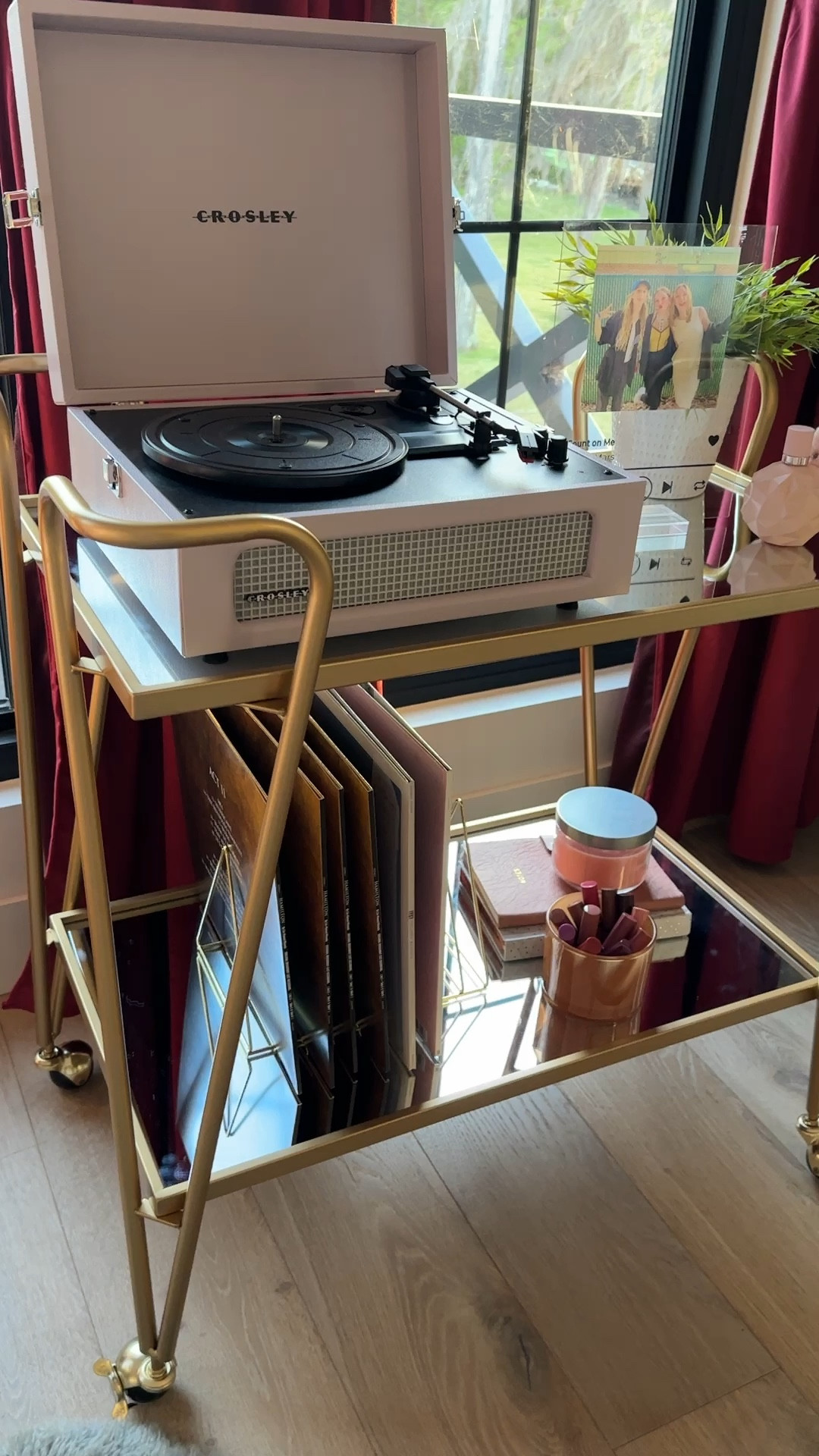 Teen room with a bar cart turned record holder! 


Kids space, teenager, bedroom decor 

#LTKfindsunder50 #LTKfindsunder100 #LTKhome