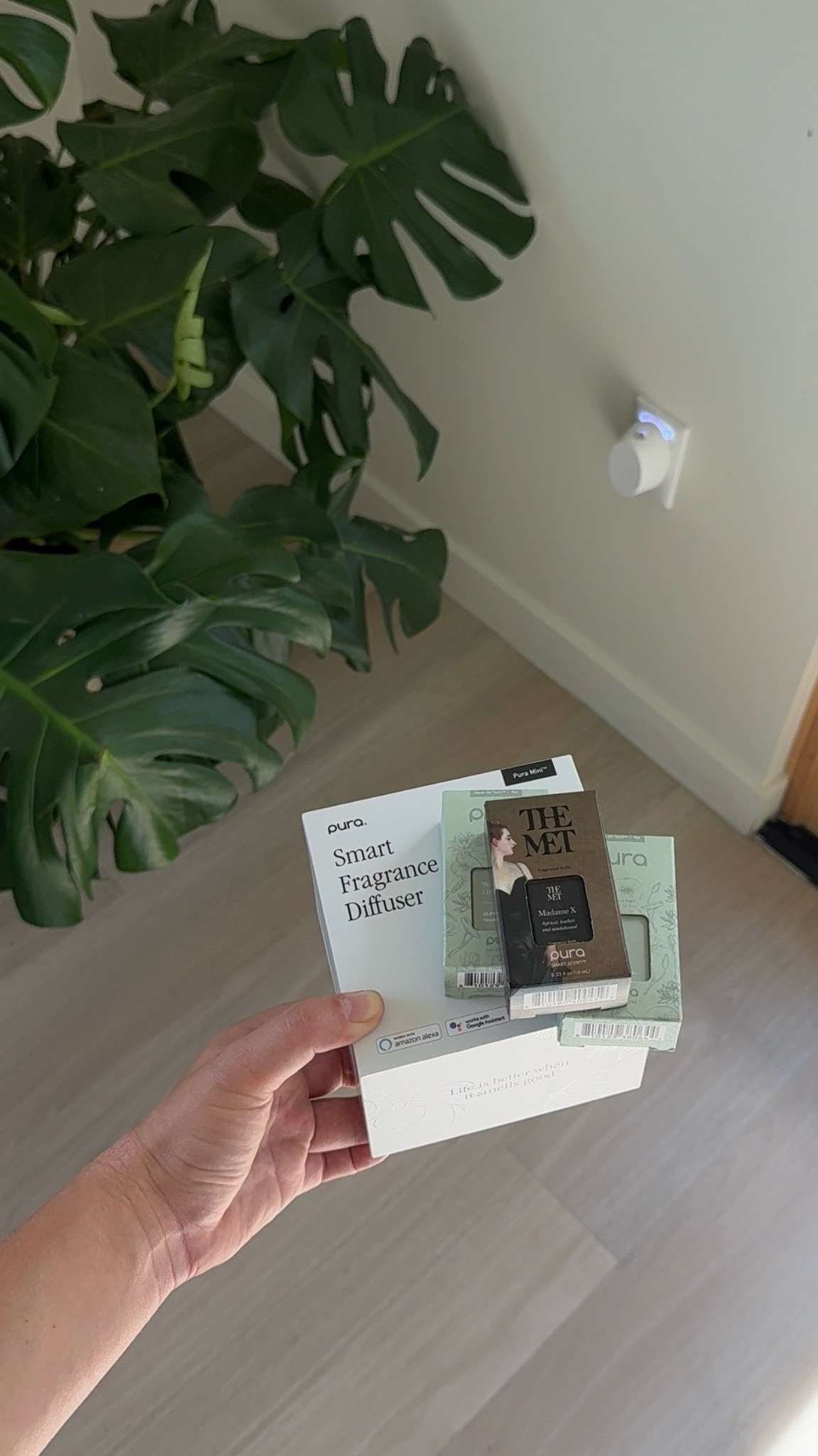 went around the house swapping out old scents and have been meaning to share (rave) about these smart home diffusers from @pura !! I’ve been using them for well over a year now and they are the perfect solution to finding candle scents in diffuser form that last much longer imo

everything is controlled and customizable through your phone which is super convenient if you’re leaving town or want to change the scent intensity, etc.