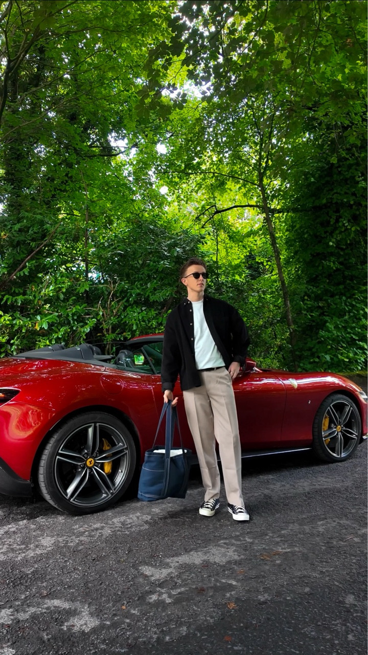 Monday morning OOTD wearing @asos 

Shirt, T-shirt and trousers are all ASOS Design 
Trainers are Converse 

#asseenonme #asos #asosman #ootdmens #casualmenswear #ferrariroma #mensstyle