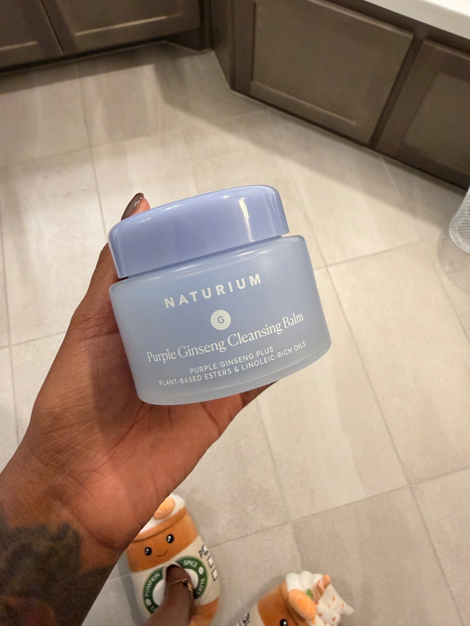 Literally, the BEST cleansing balm. Takes off a full face of makeup in seconds. Will take this to the grave with me lol. Also featuring my pumpkin spice latte slippers that are ridiculously comfy 😌
#makeup #skincare #musthave

#LTKFindsUnder50 #LTKBeauty #LTKGiftGuide