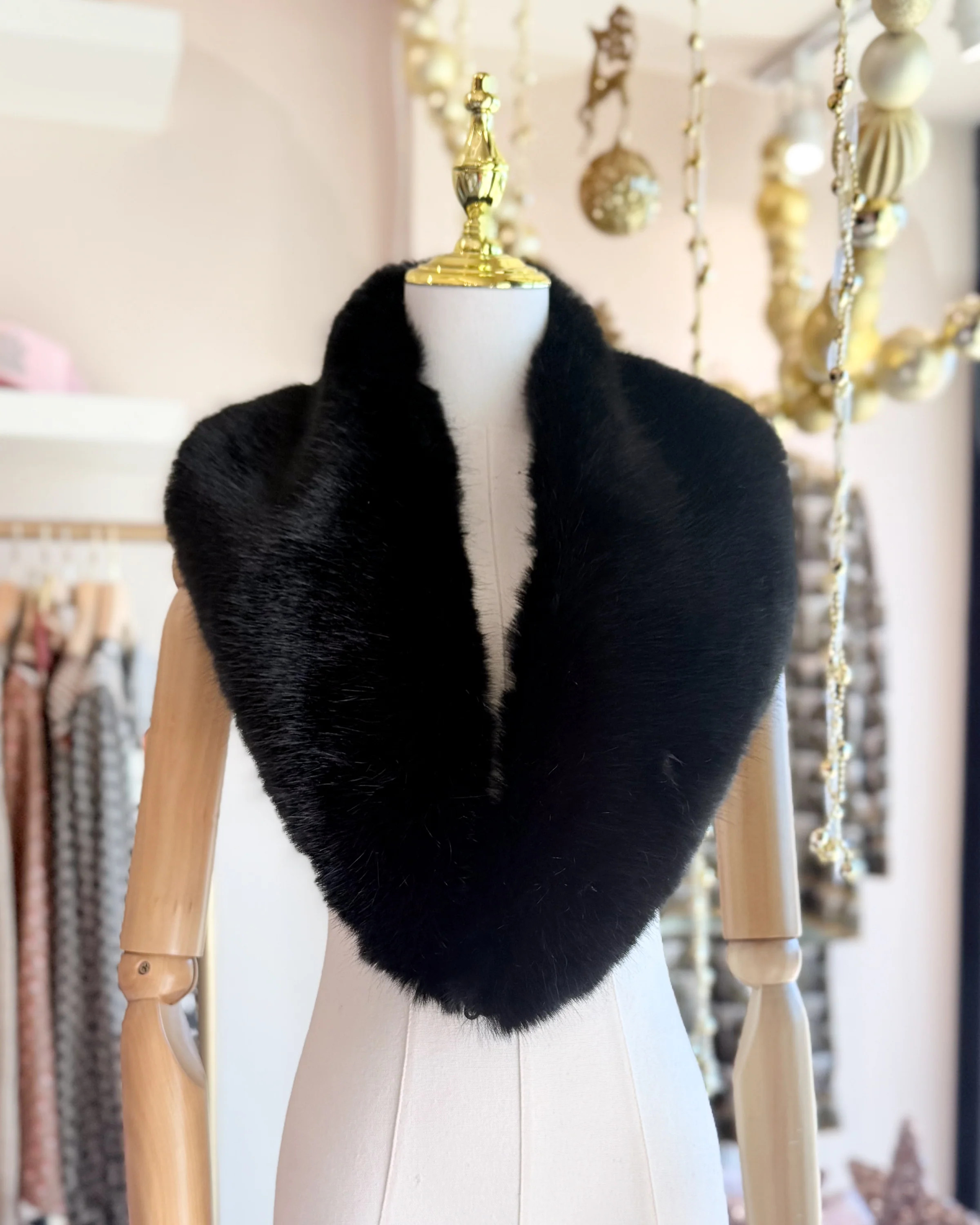 Vintage Black Faux Fox Fur Collar | Care Tucker
