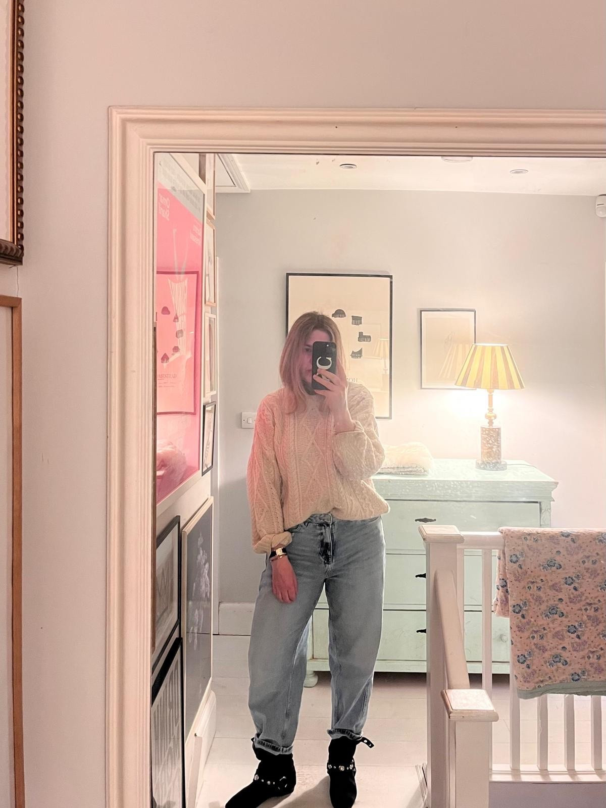 Jumper & jeans combo ✨

Outfit Inspo,
Outfit Ideas,
Sweater,
Blue Jeans,
Black Boots, 
Suede Boots, 
Winter Style,
Winter Fashion, 
OOTD, 
Spring Style,
Spring Fashion,
Ankle Boots 

#LTKFashionMonth #LTKuk #LTKspring