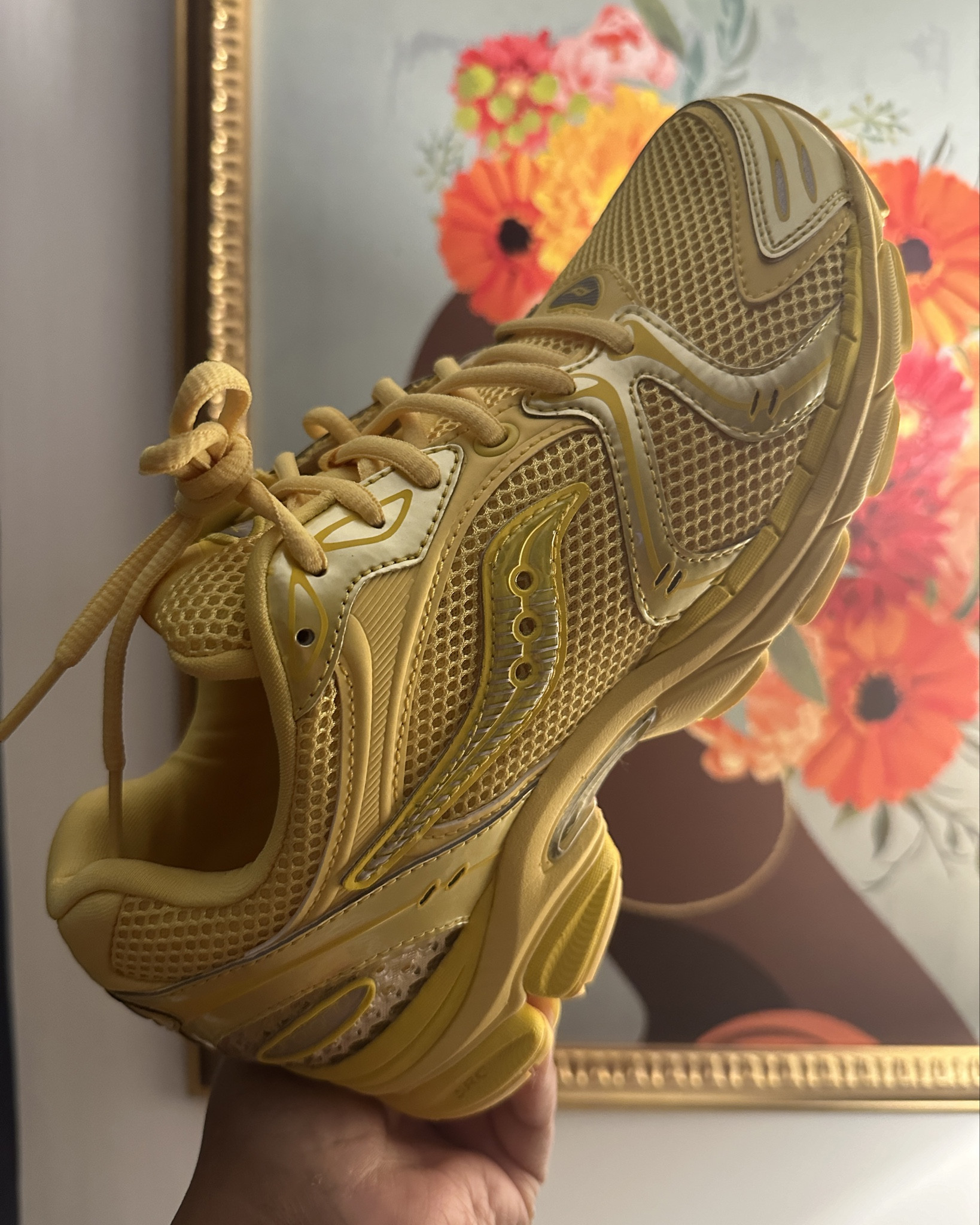 SAUCONY PROGRID TRIUMPH 4 CHROMA

#LTKShoeCrush #LTKOver40