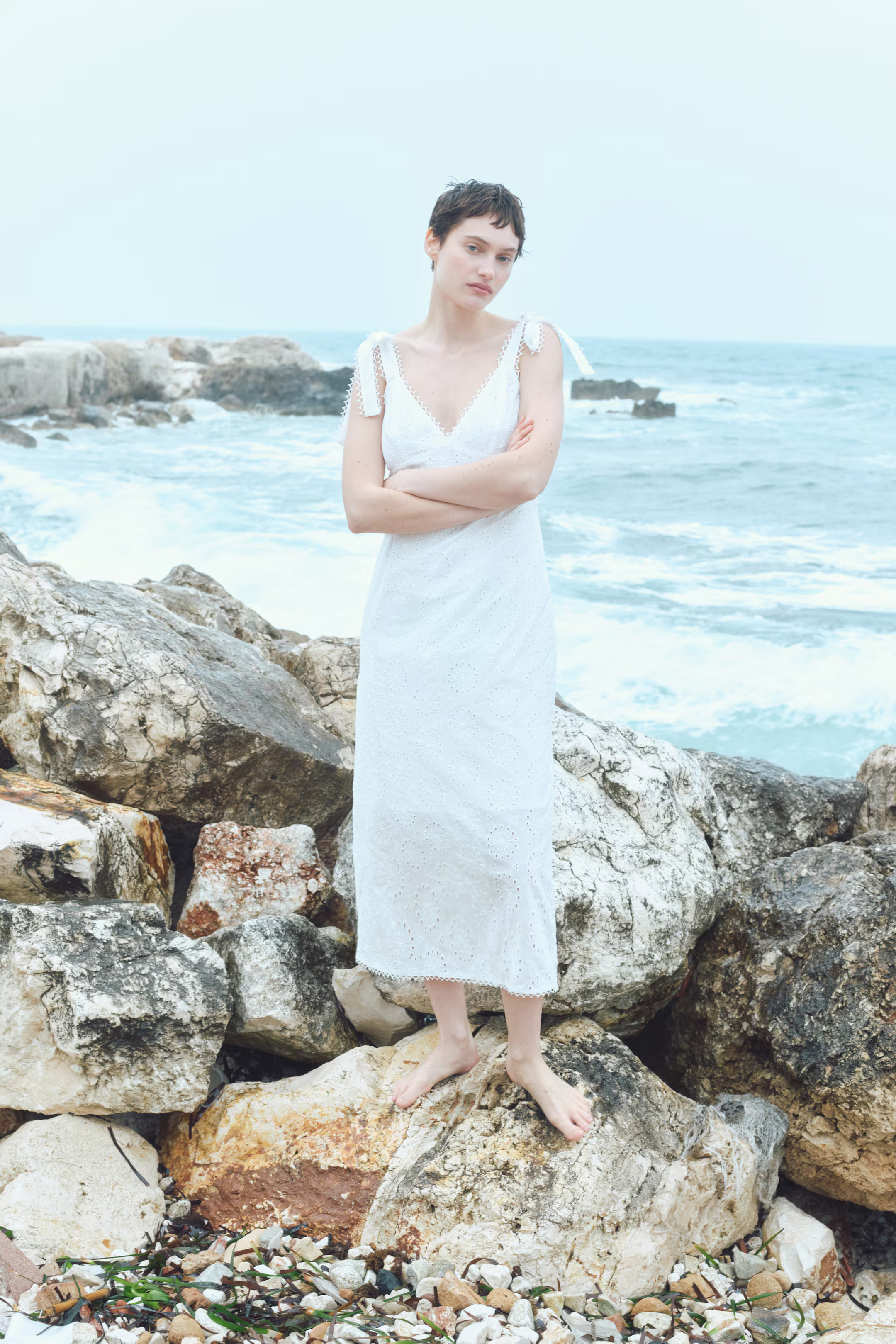 Broderie anglaise tie-strap dress | H&M (UK, MY, IN, SG, PH, TW, HK)