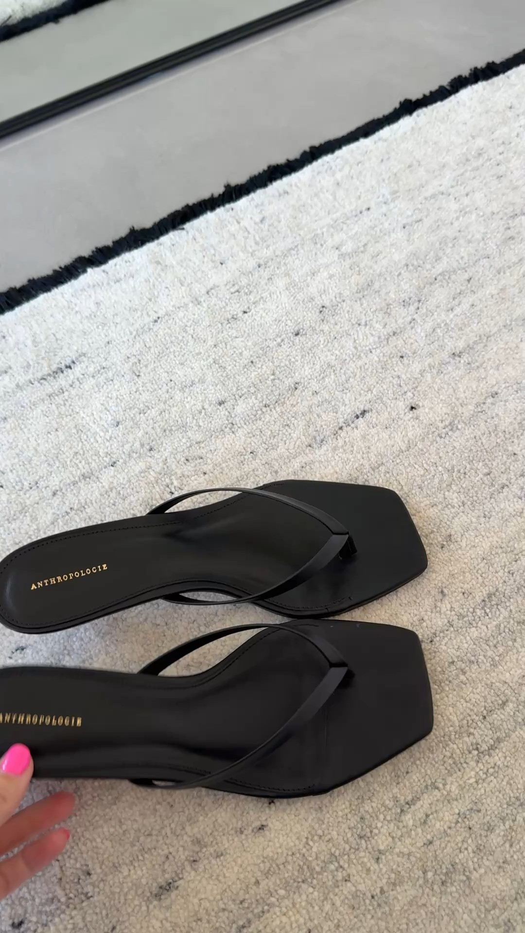 So excited about my new sandals!! Classy yet still casual, and can go with anything! Fit TTS!