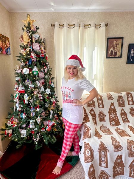 ‘Tis the season! Love Pink Lily’s festive graphics and these pink joggers are so cozy!

#LTKGiftGuide #LTKHoliday #LTKSeasonal